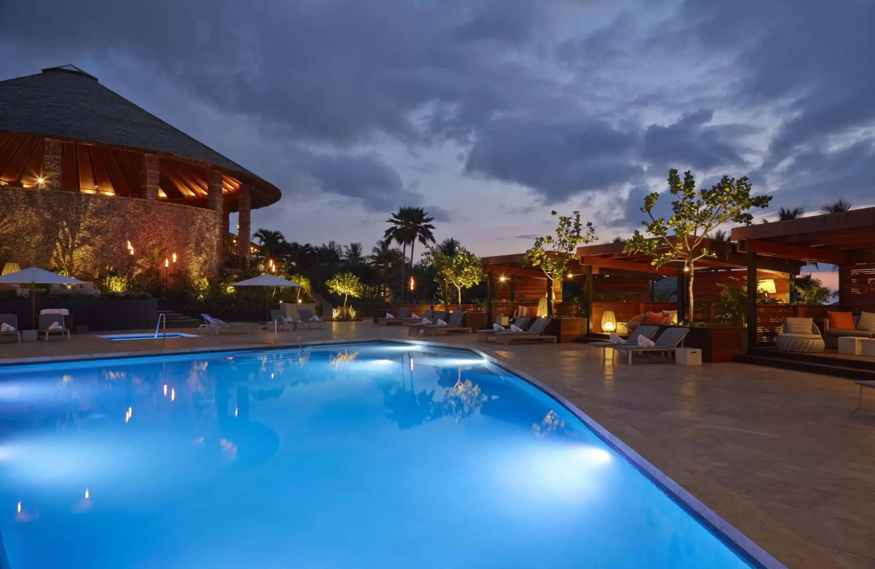 Night, Swimming Pool in Hotel Wailea, Relais & Châteaux - Adults Only