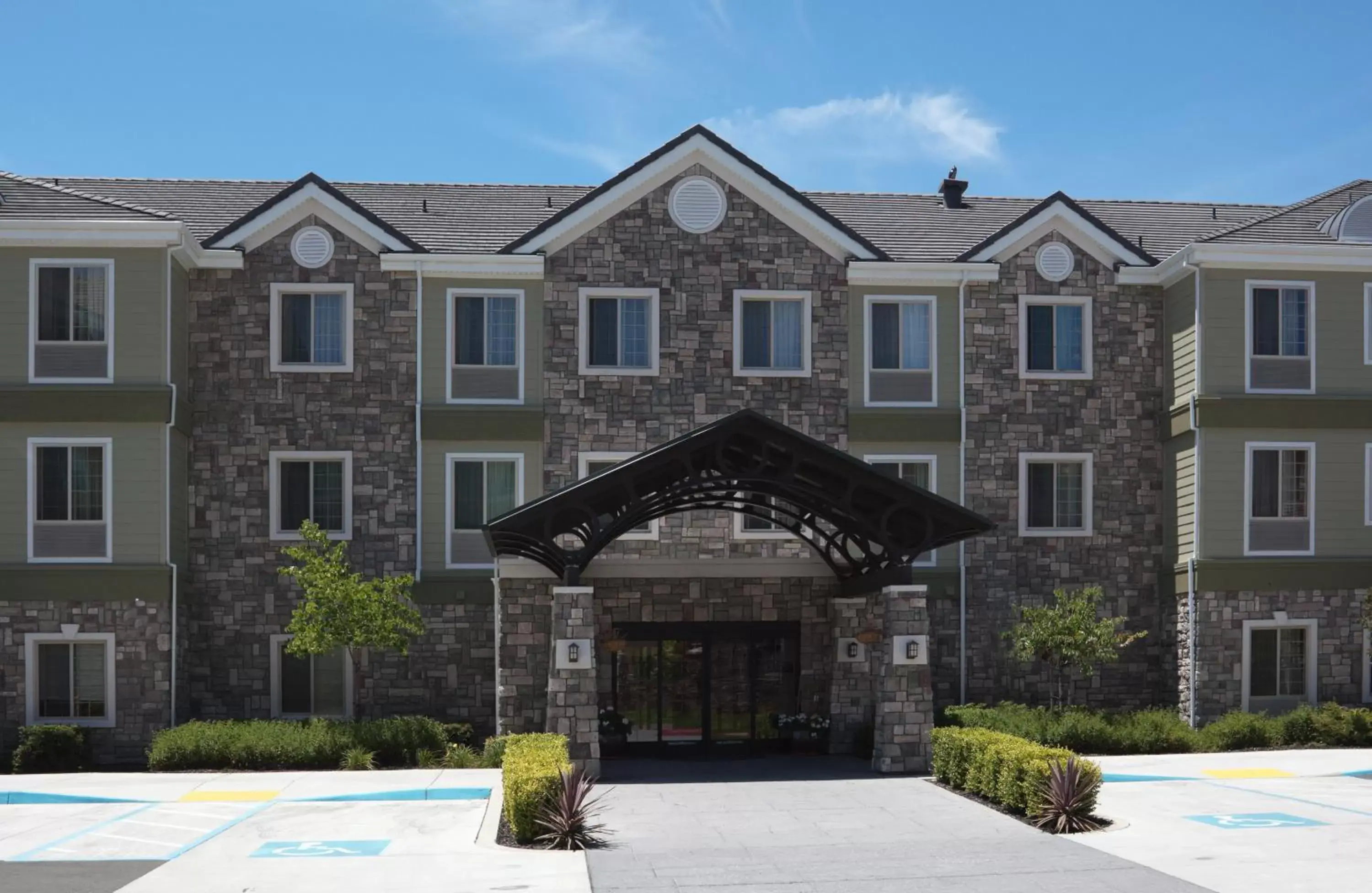 Property building in Staybridge Suites Fairfield Napa Valley Area by IHG Property building in Staybridge Suites Fairfield Napa Valley Area by IHG