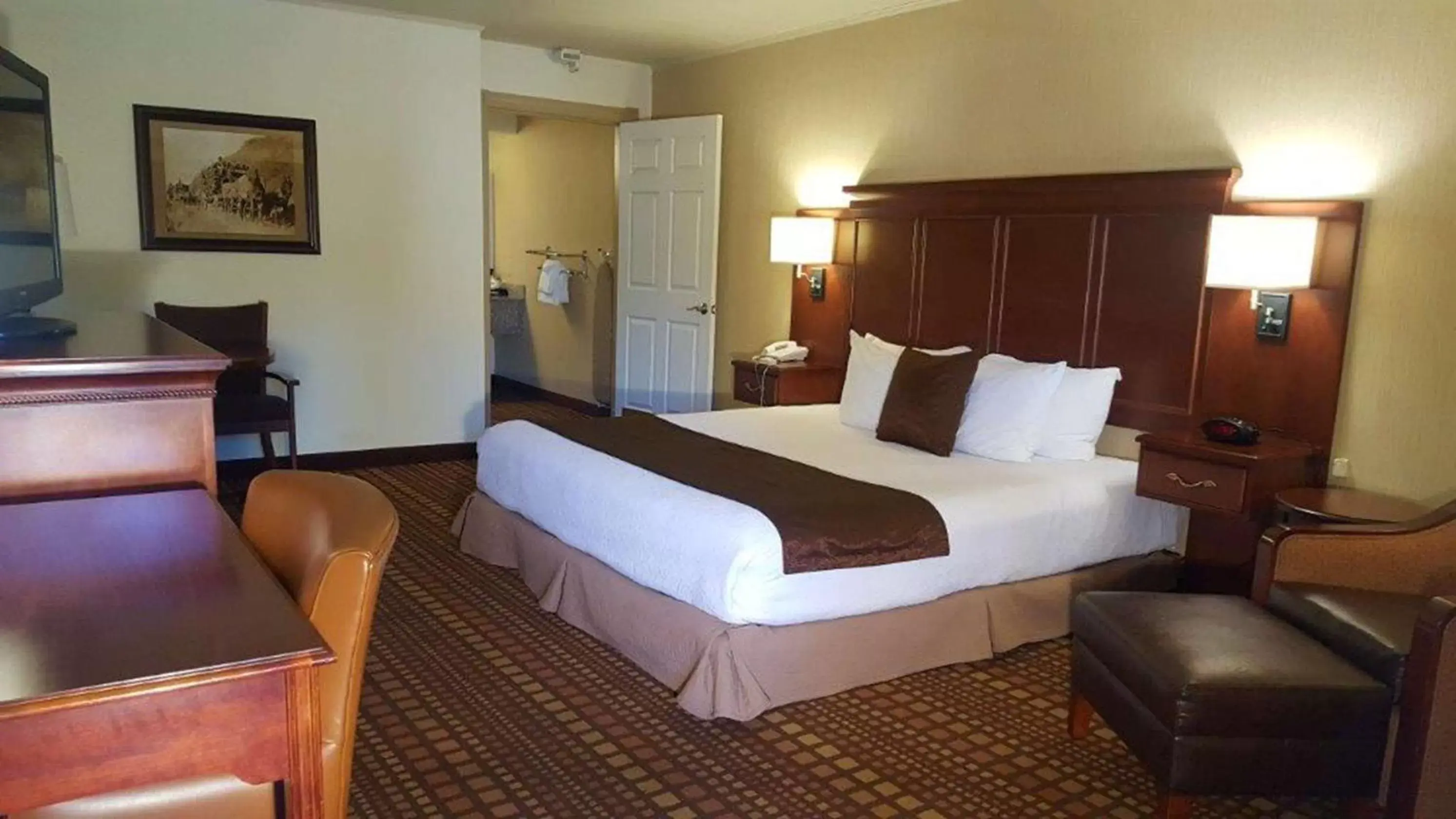 Photo of the whole room, Bed in Best Western Plus Humboldt House Inn