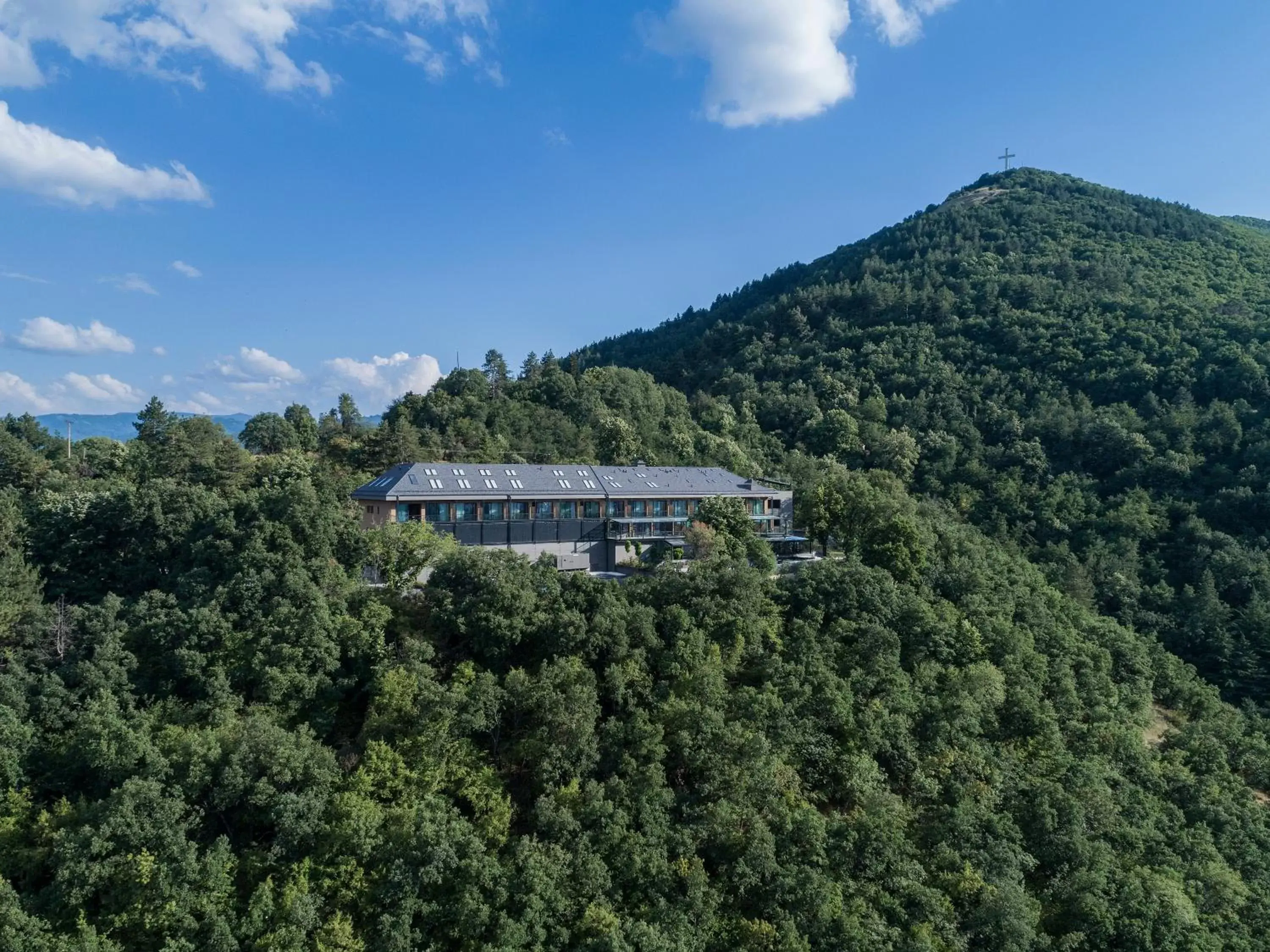 Property building, Bird's-eye View in The Lynx Mountain Resort