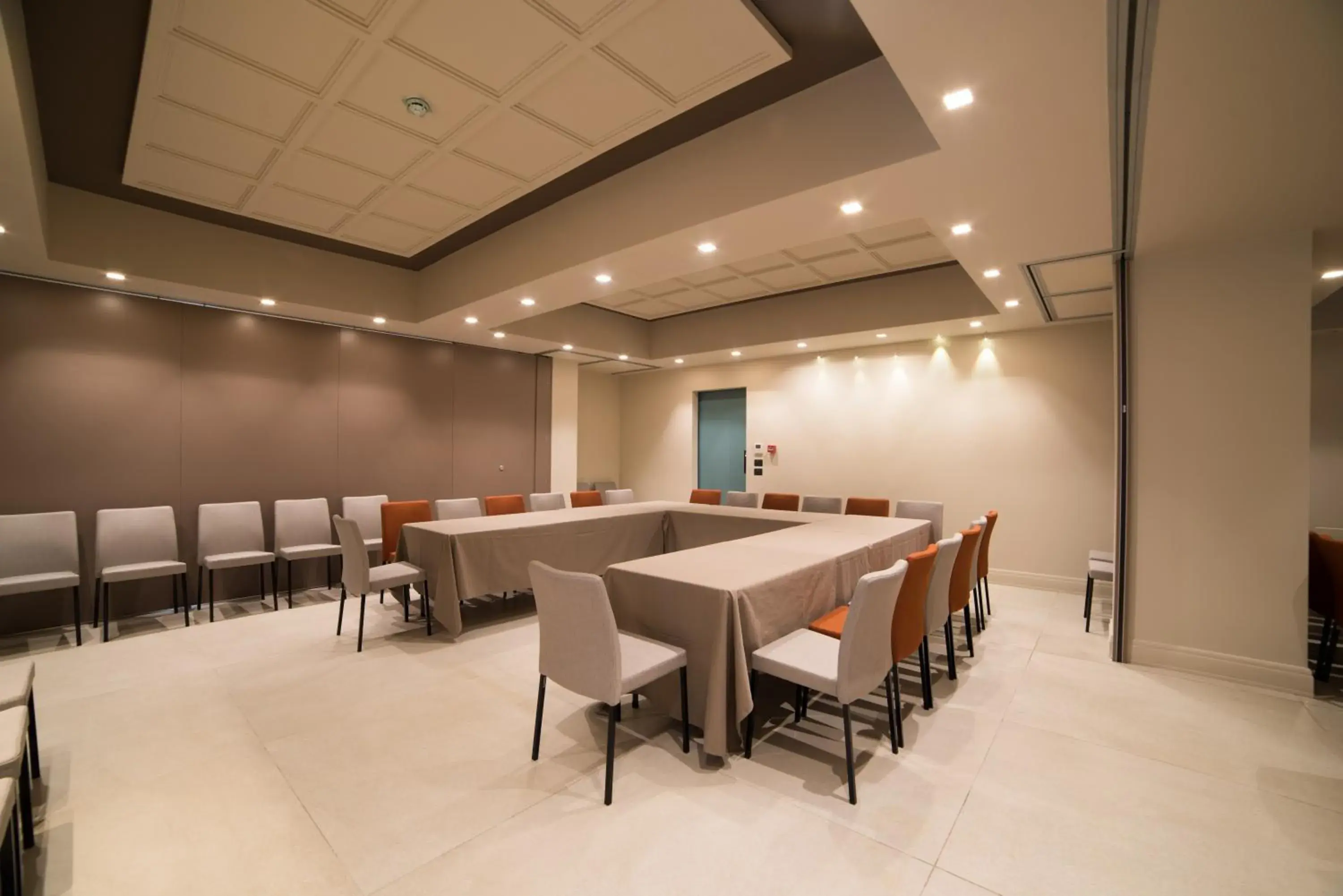 Meeting/conference room in Best Western Plus Hotel Terre di Eolo