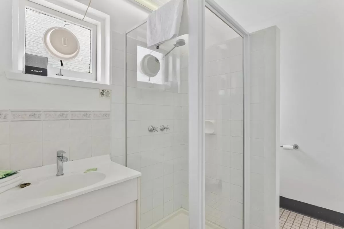 Shower in Martin Cash Motel