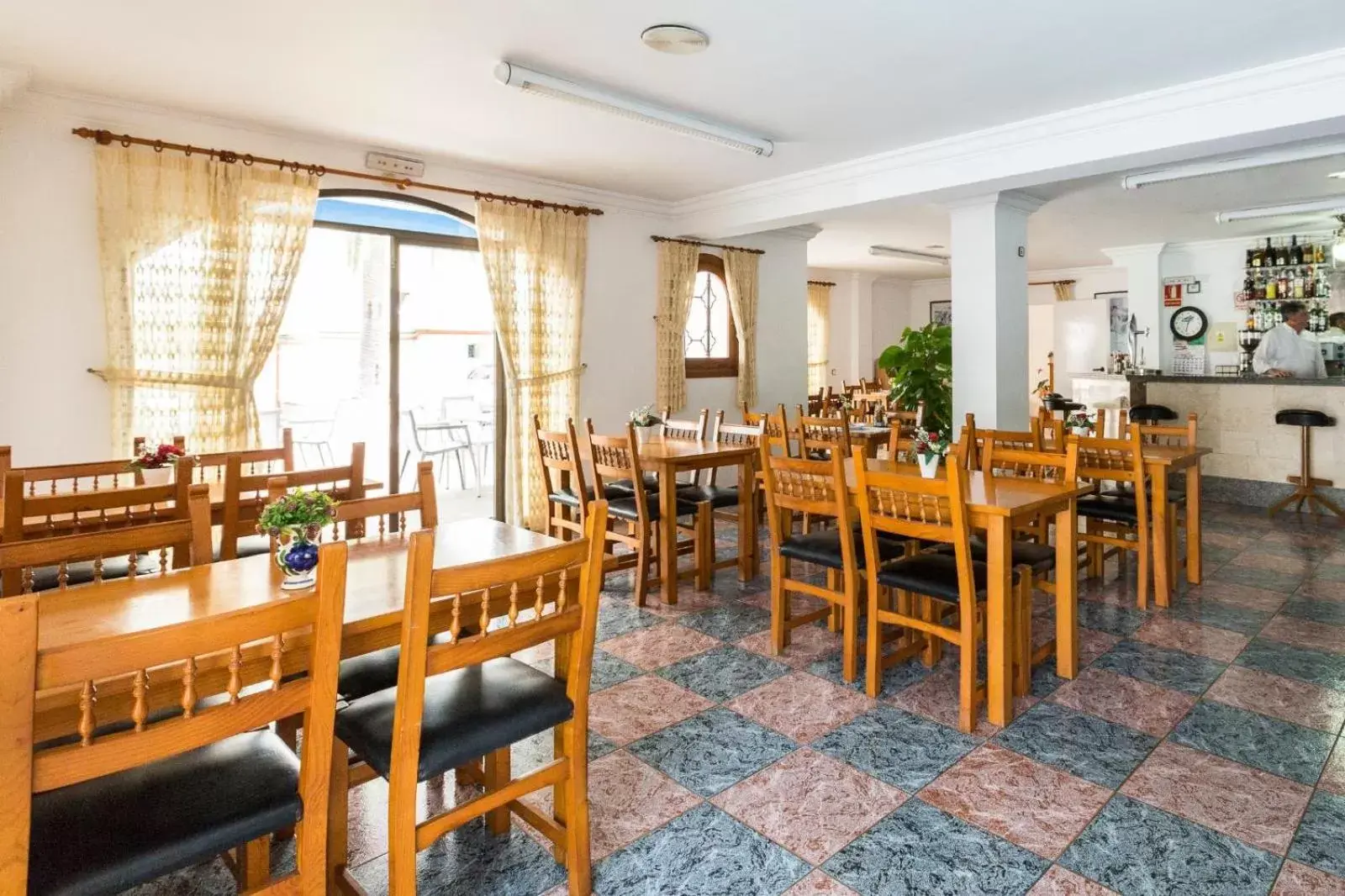 Restaurant/Places to Eat in Bella Maria Apartments