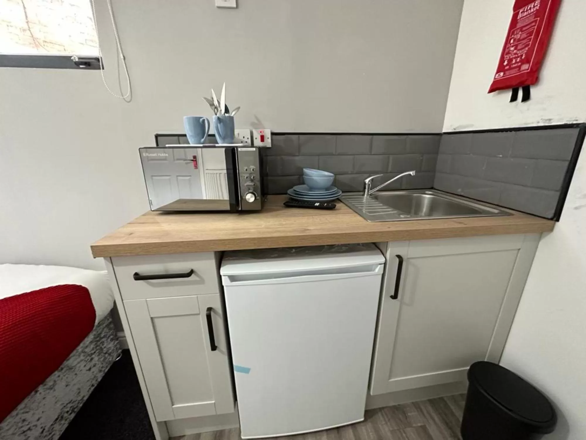 Kitchen/Kitchenette in The Fishpond - Premier Nottingham Studios