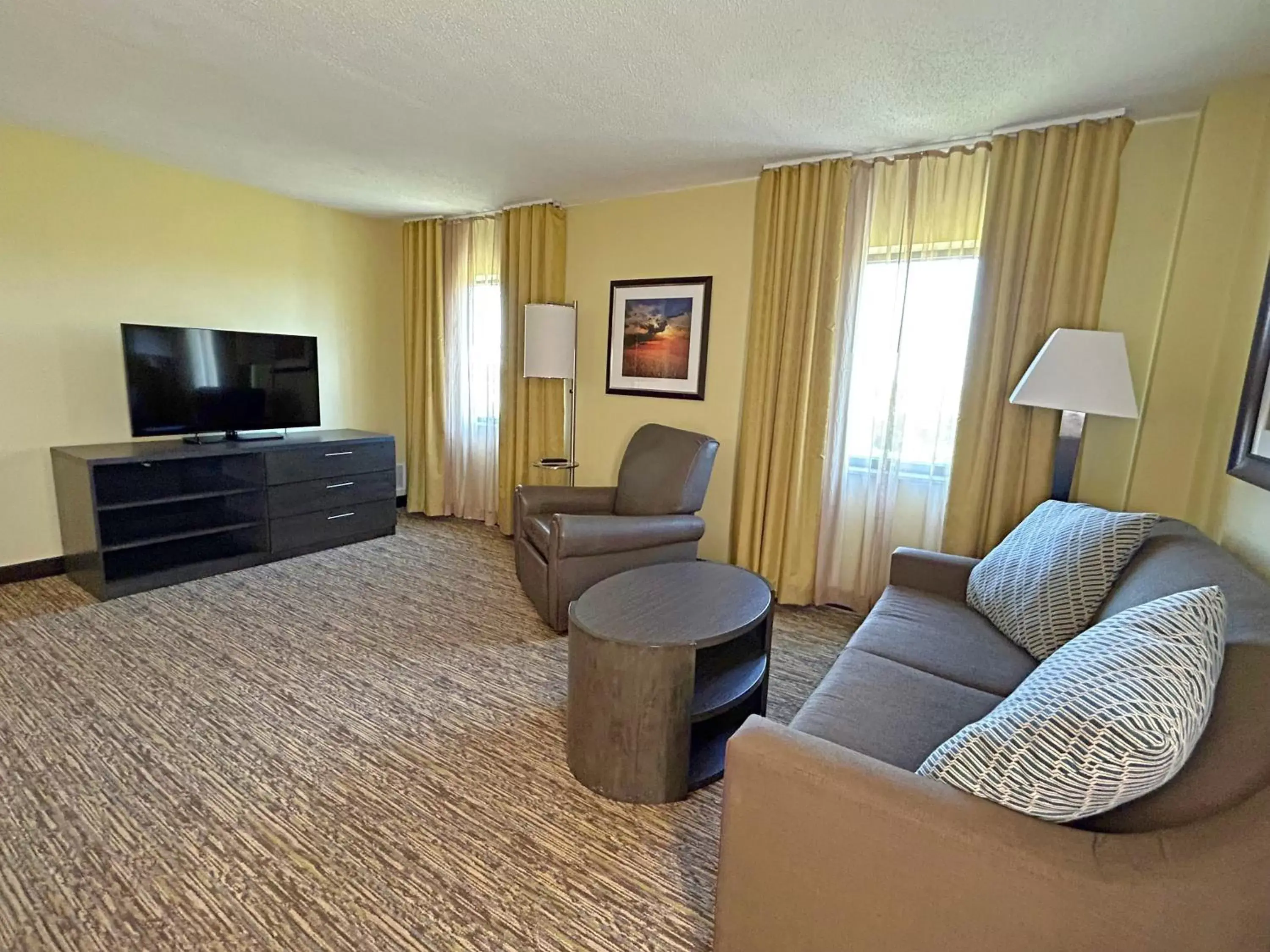 Living room, Seating Area in Candlewood Suites Indianapolis Downtown Medical District, an IHG Hotel