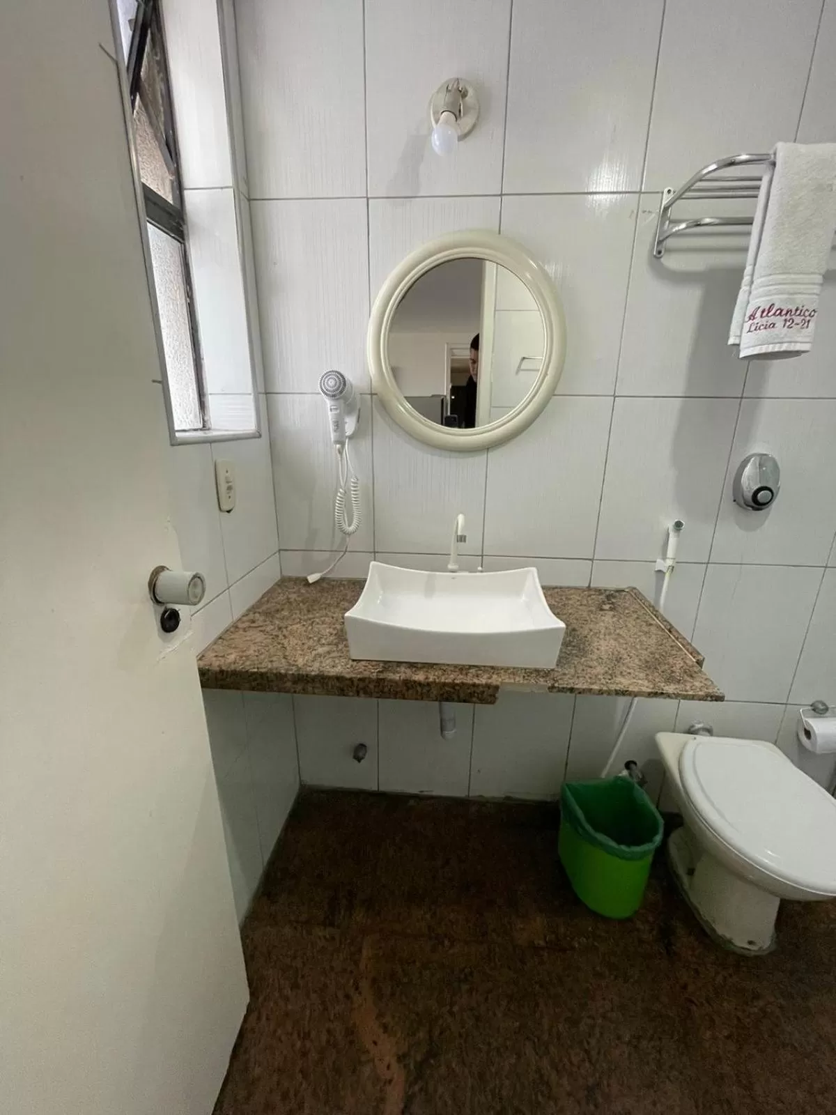 Bathroom in Flat Atlântico Neto