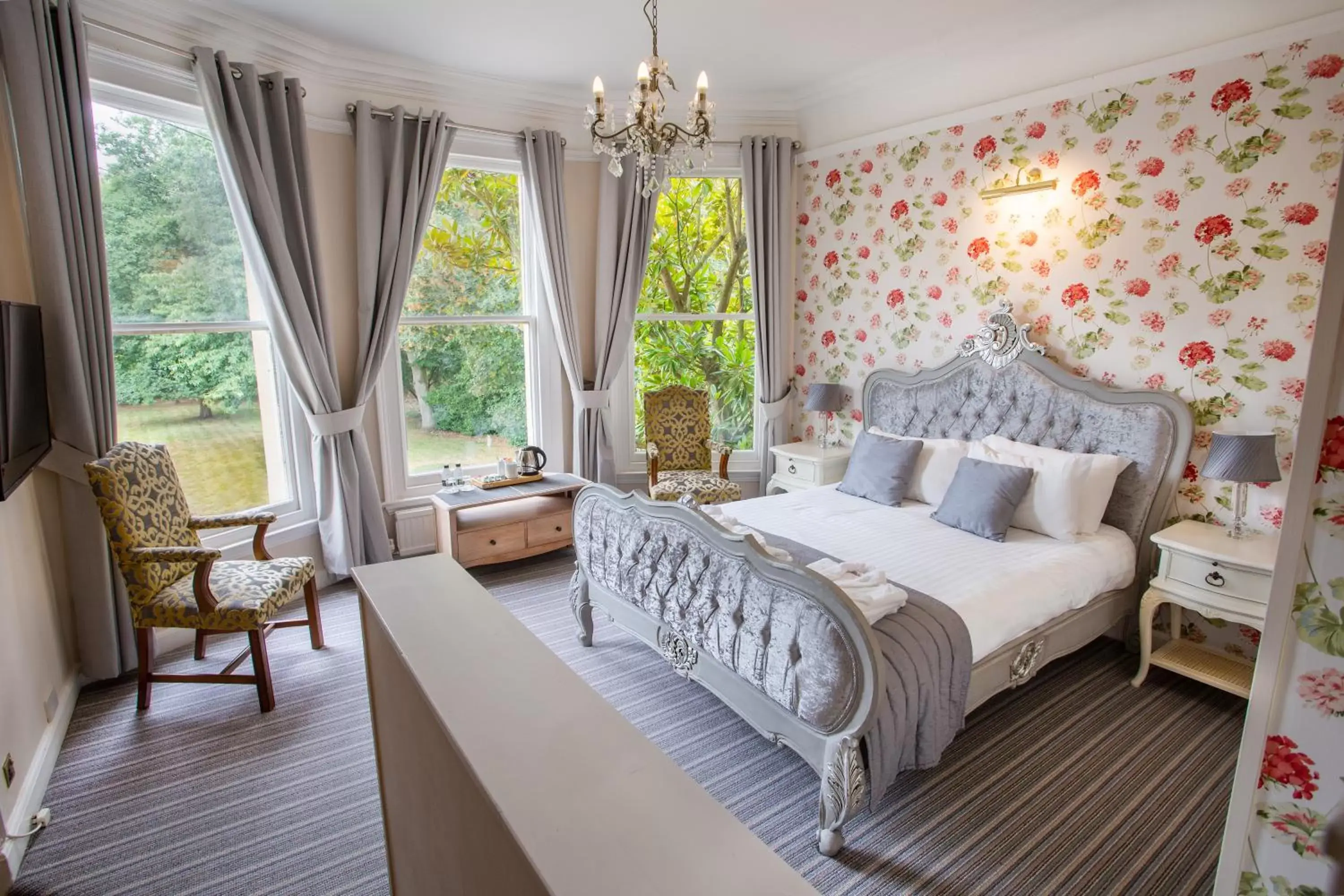 Bedroom in Woodland Manor Hotel