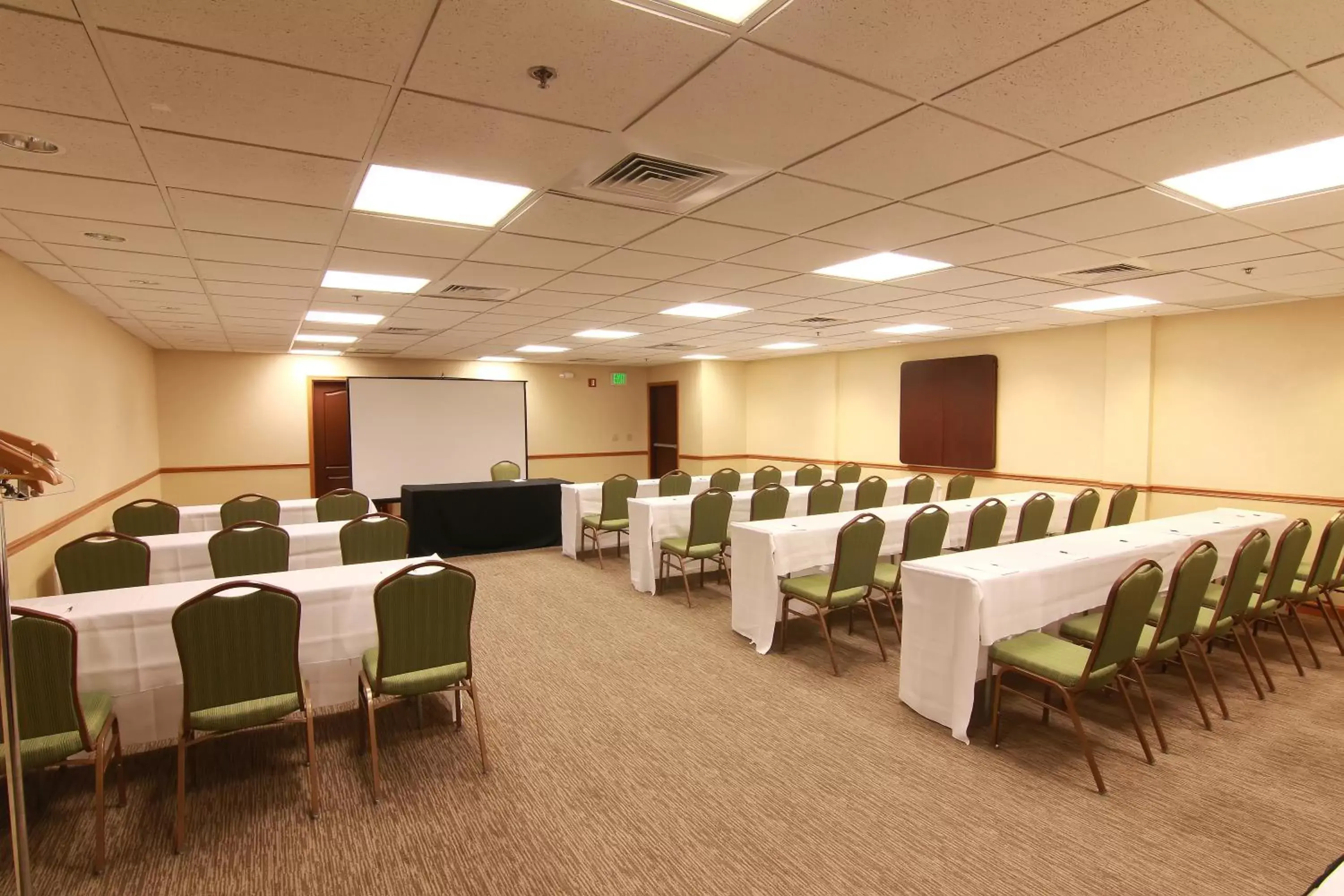 Meeting/conference room in Country Inn & Suites by Radisson, Annapolis, MD