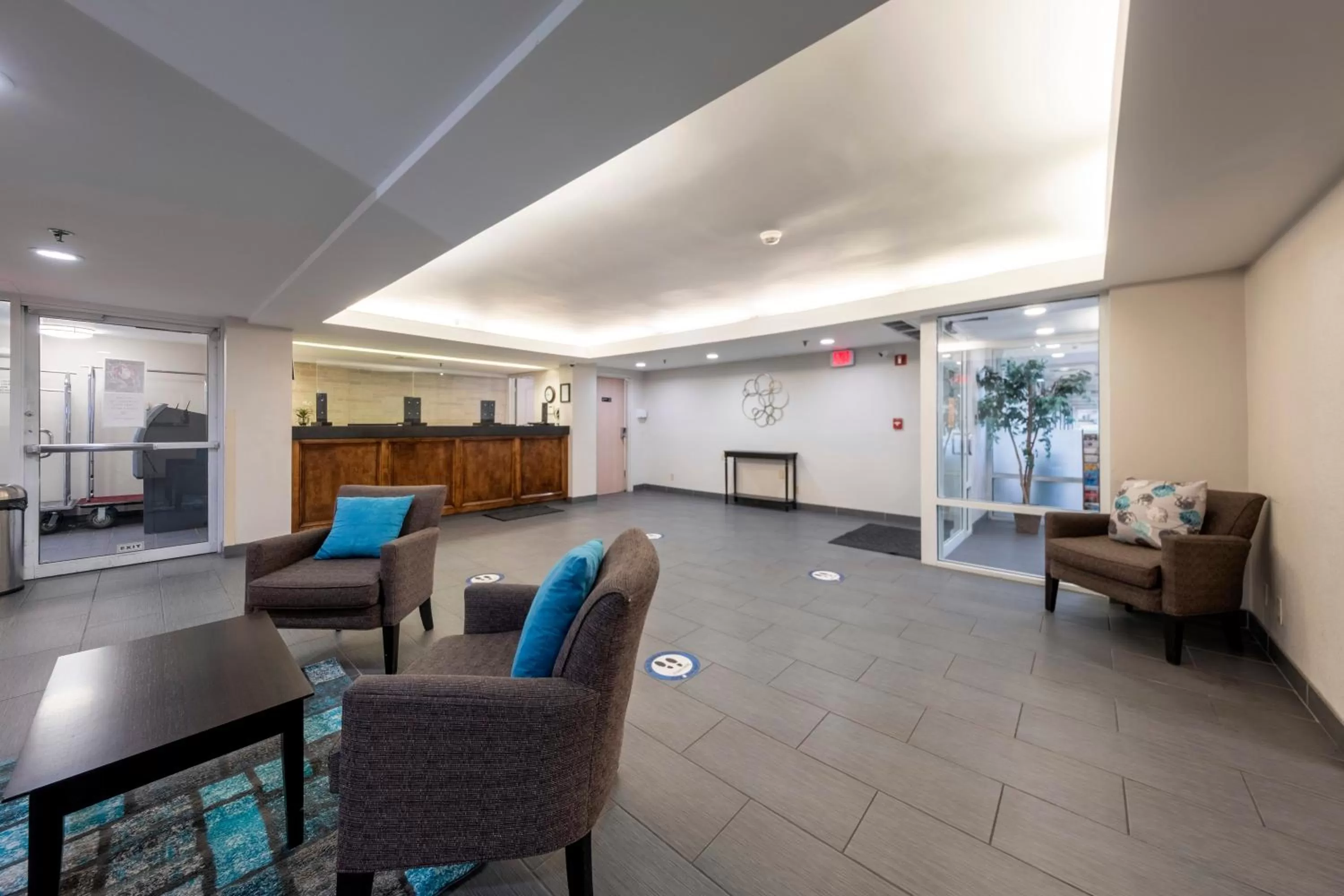 Lobby or reception in HomeTown Inn by Red Roof East Syracuse