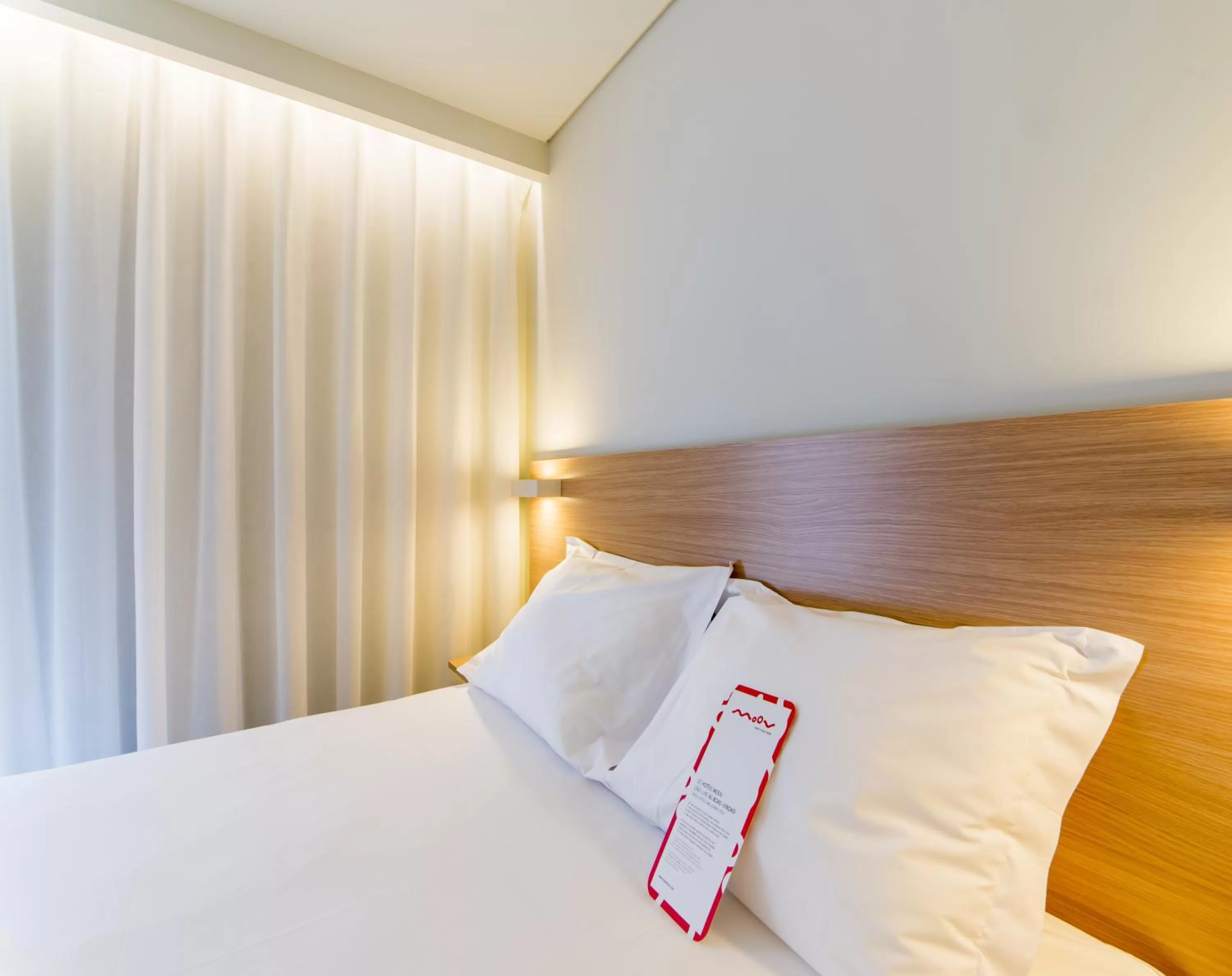 Bed in Moov Hotel Porto Norte