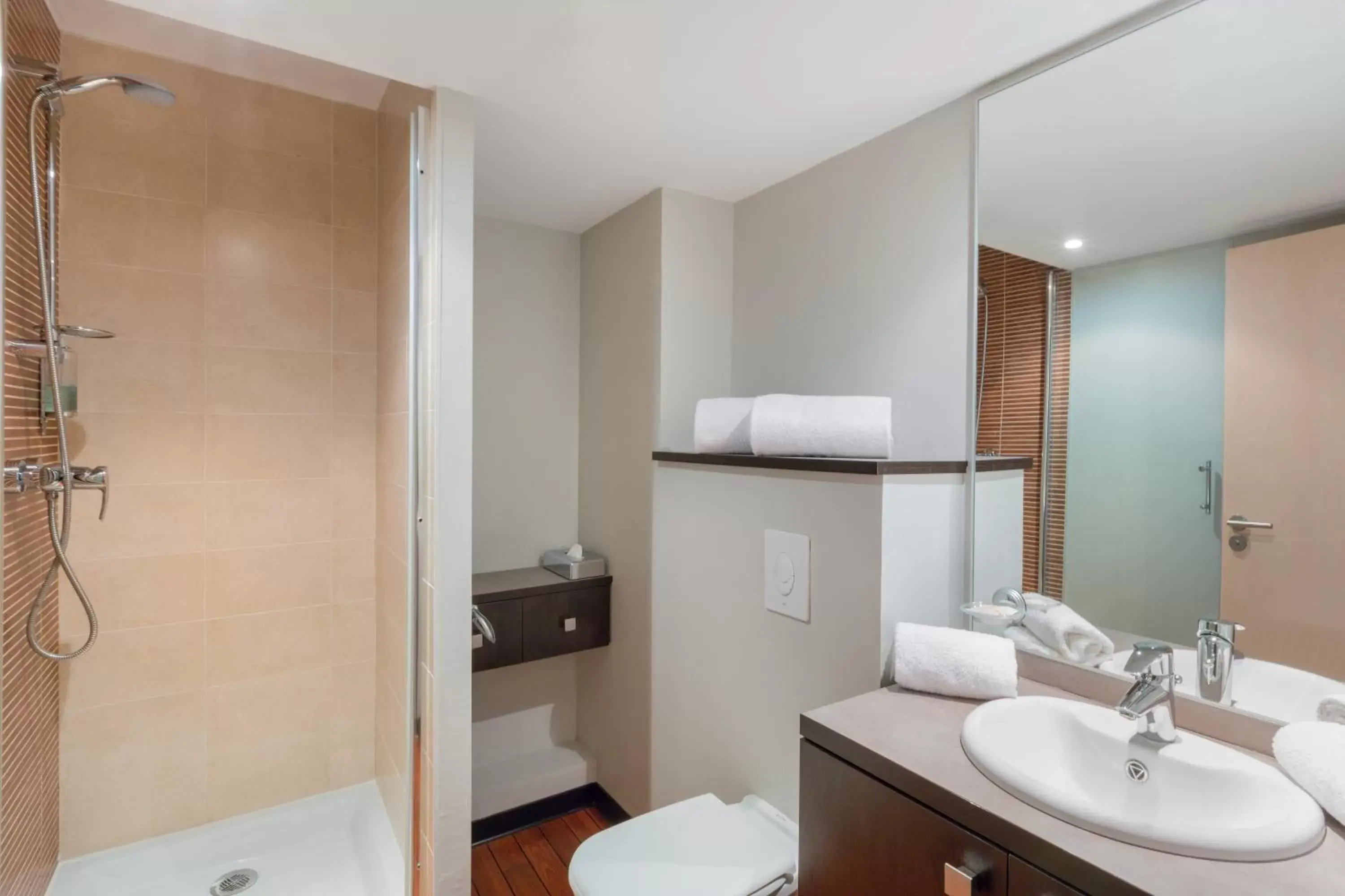 Bedroom, Bathroom in Best Western Park Hotel Geneve-Thoiry