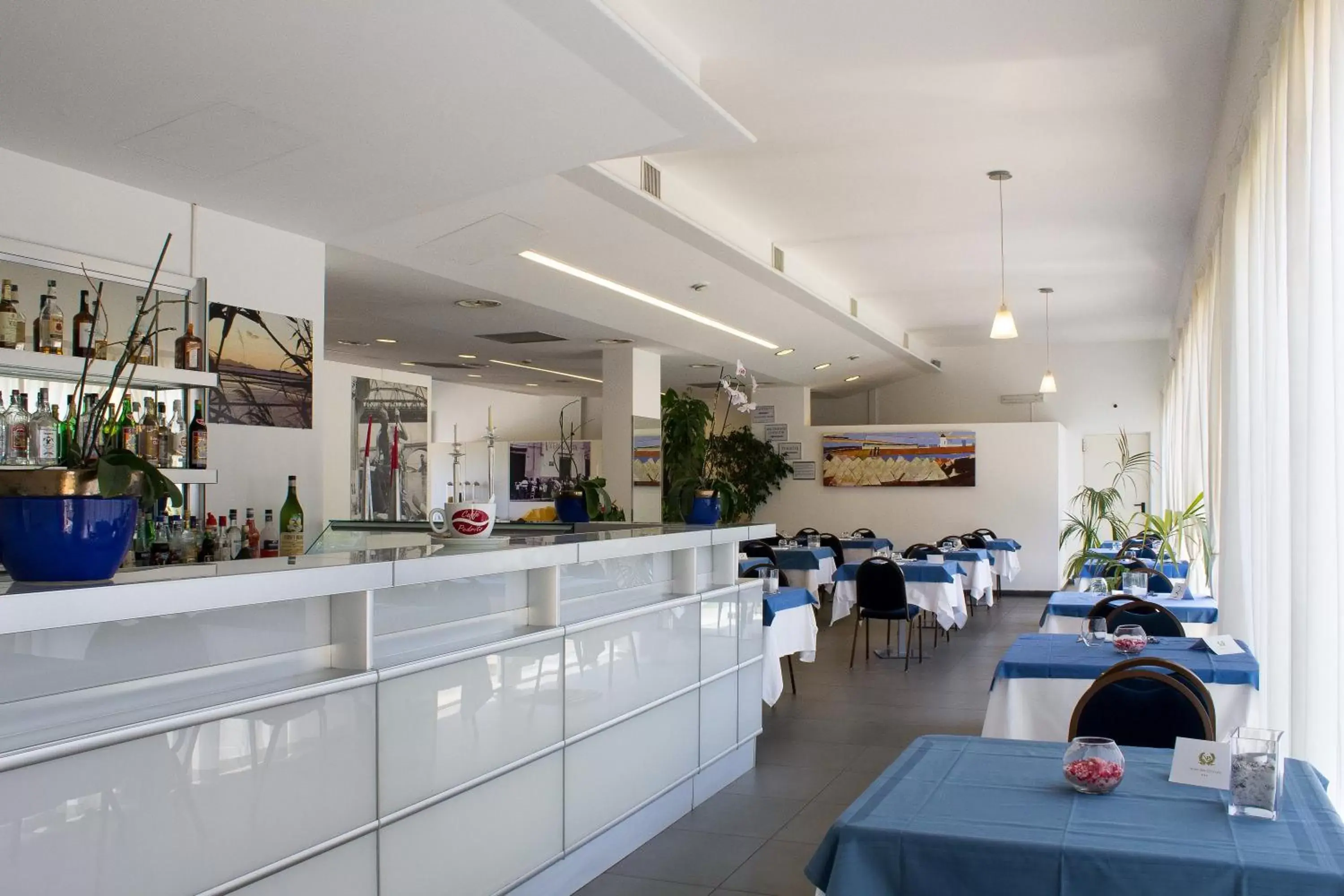 Restaurant/Places to Eat in Hotel Villa d'Amato