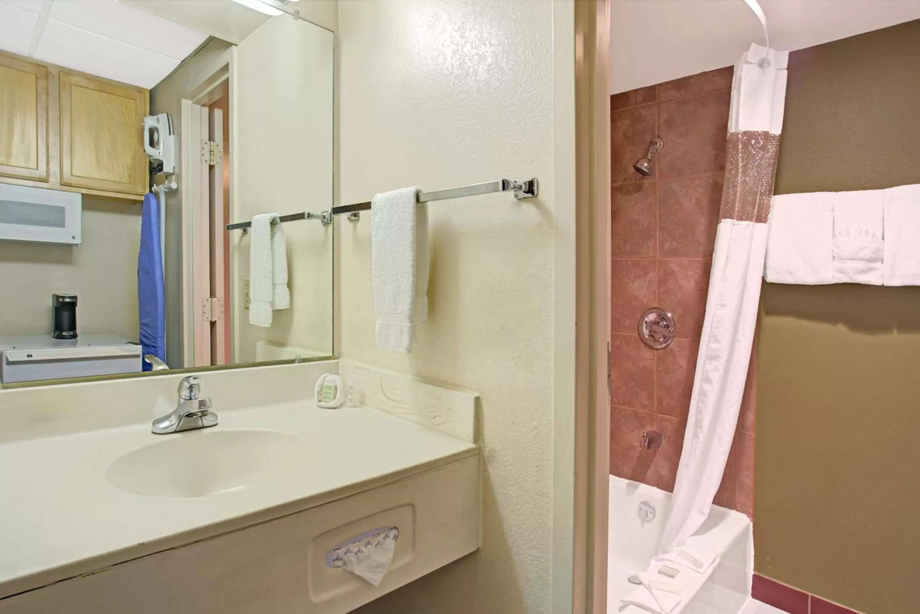 Shower, Bathroom in Super 8 by Wyndham Wheat Ridge/Denver West
