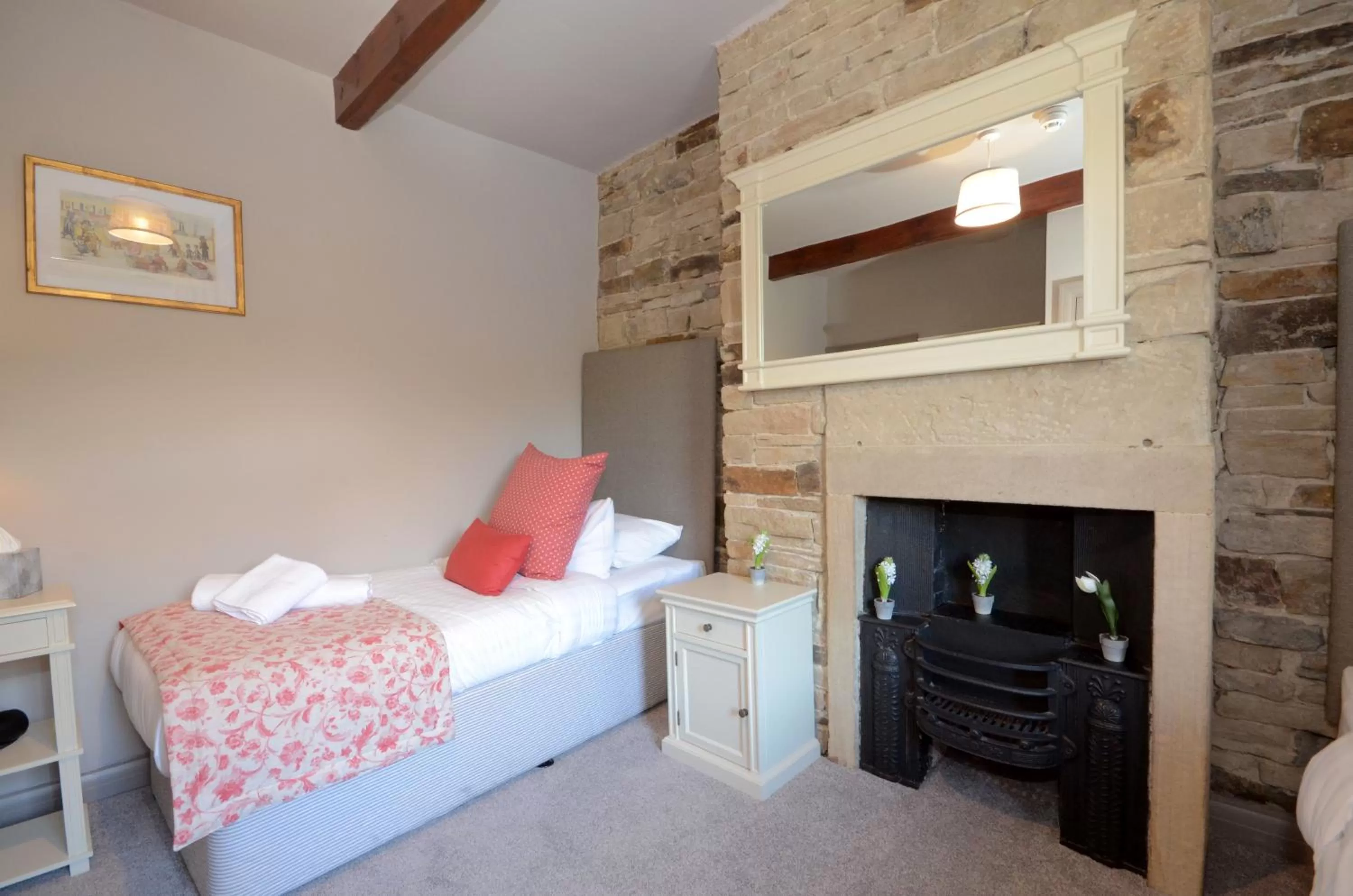 Bedroom, Bed in The Alma Inn