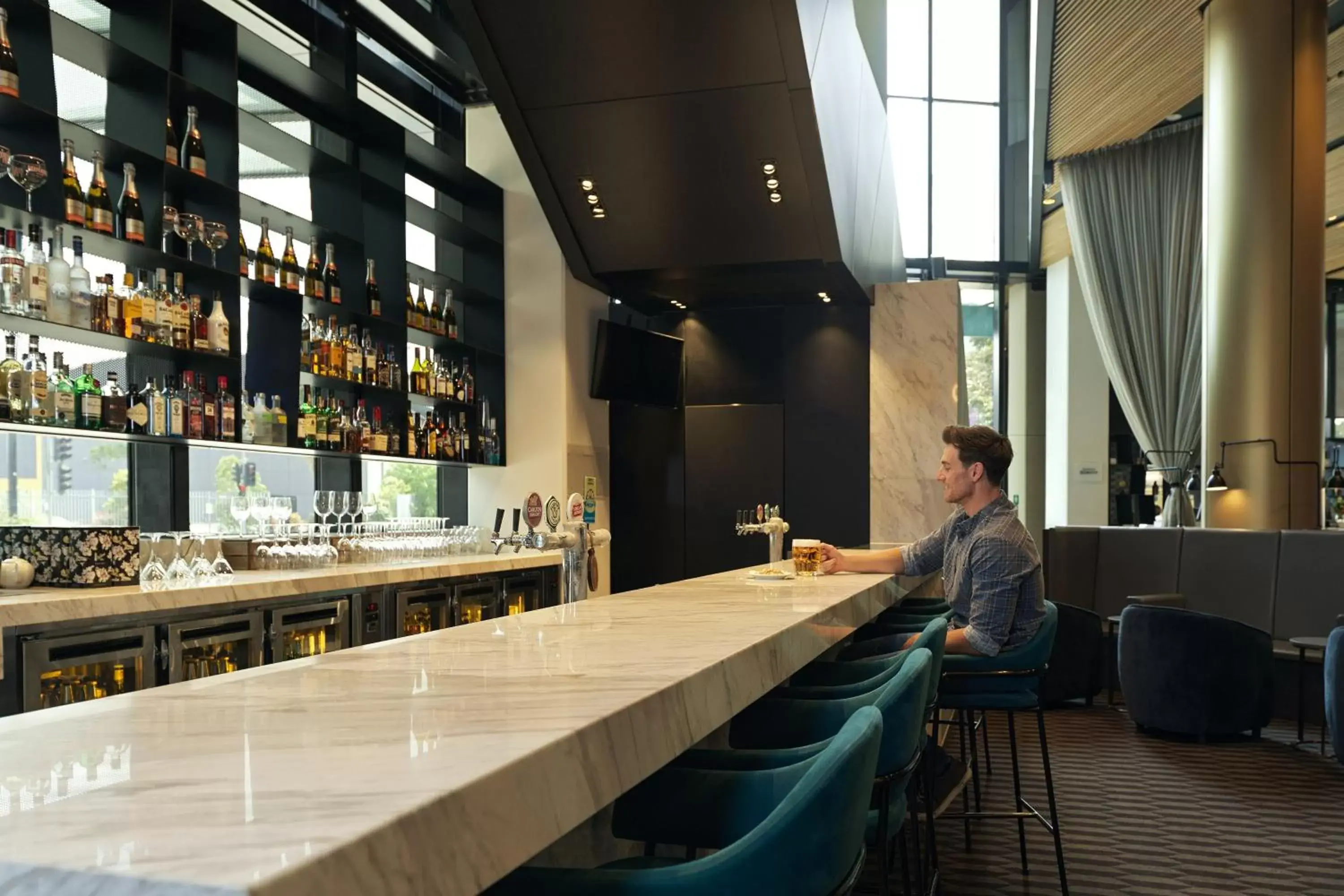 Lounge or bar, Lounge/Bar in Four Points by Sheraton Melbourne Docklands