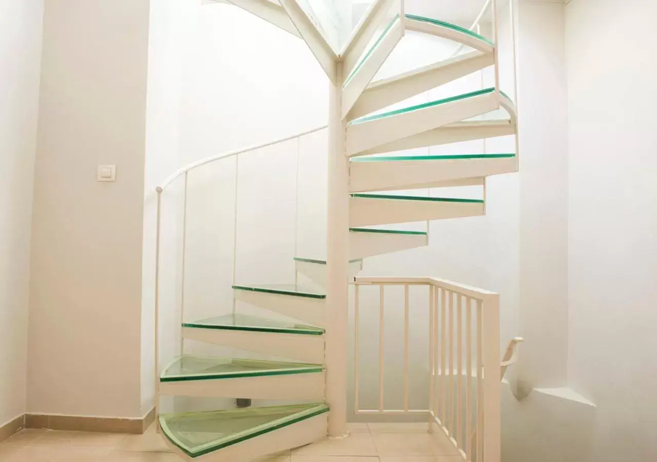 Property building in Athens Studios Property building in Athens Studios