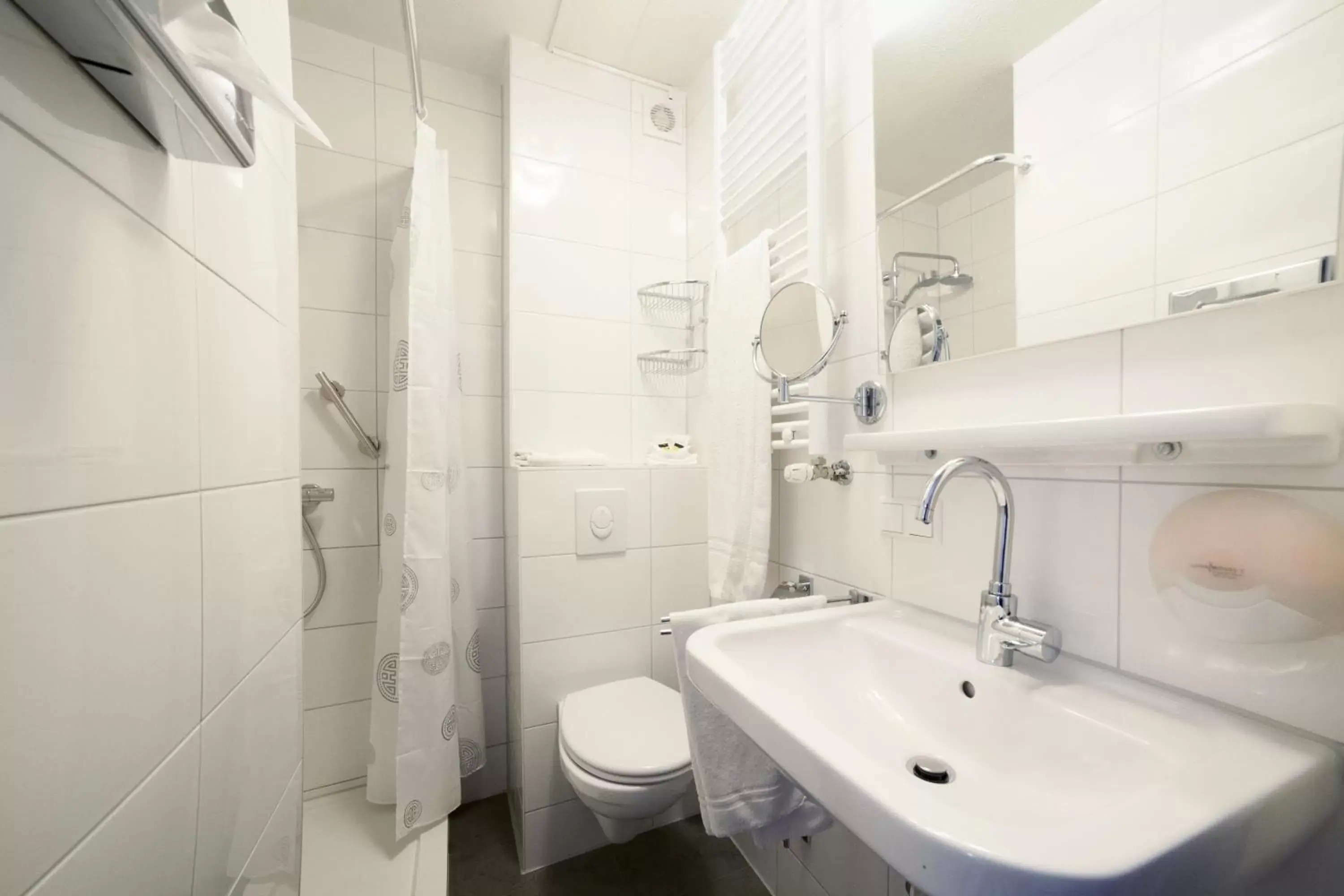 Shower, Bathroom in Hotel Dordrecht