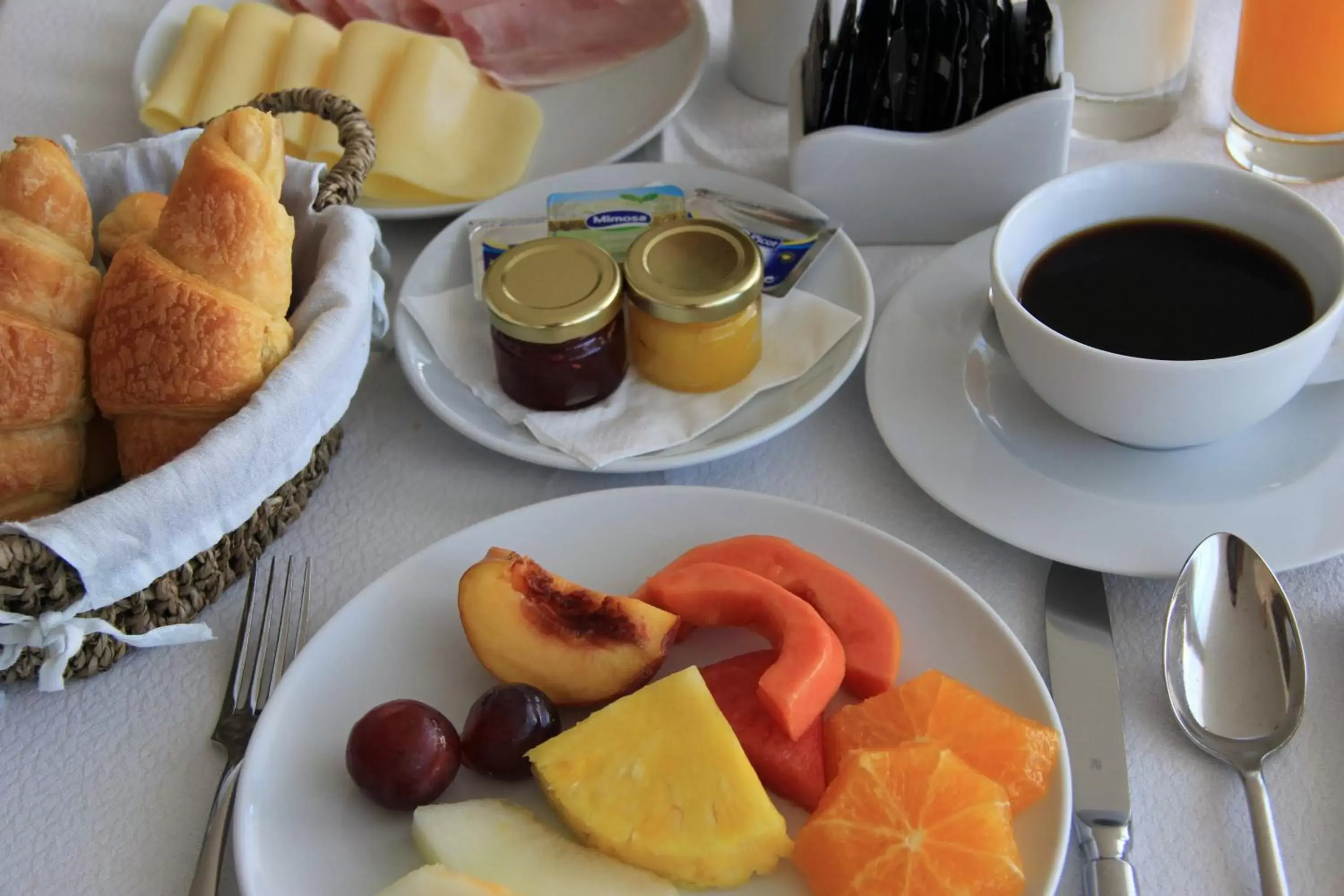 Photo of the whole room, Breakfast in Crowne Plaza Vilamoura - Algarve, an IHG Hotel