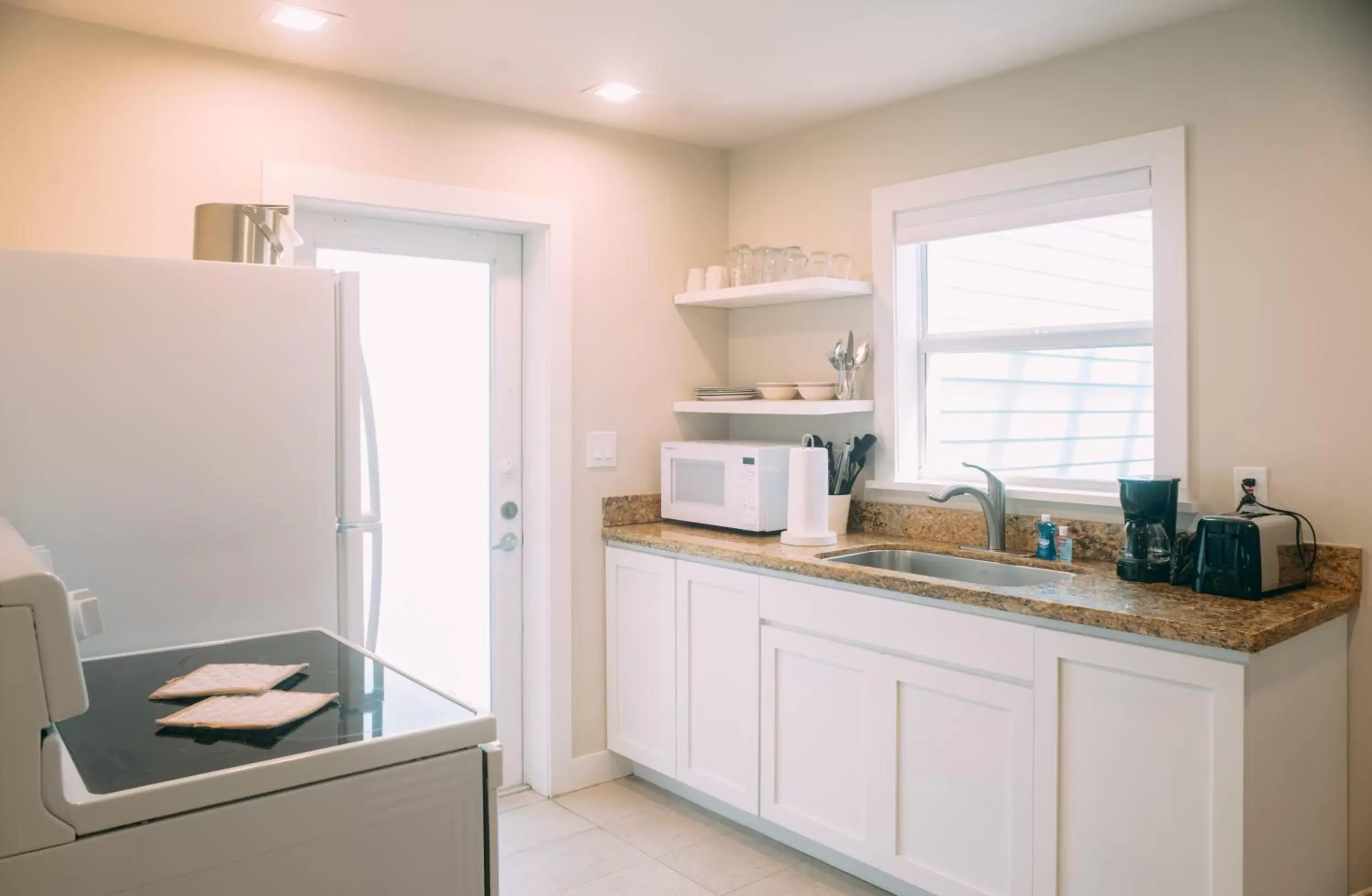 kitchen, Kitchen/Kitchenette in Lime Tree Bay Resort