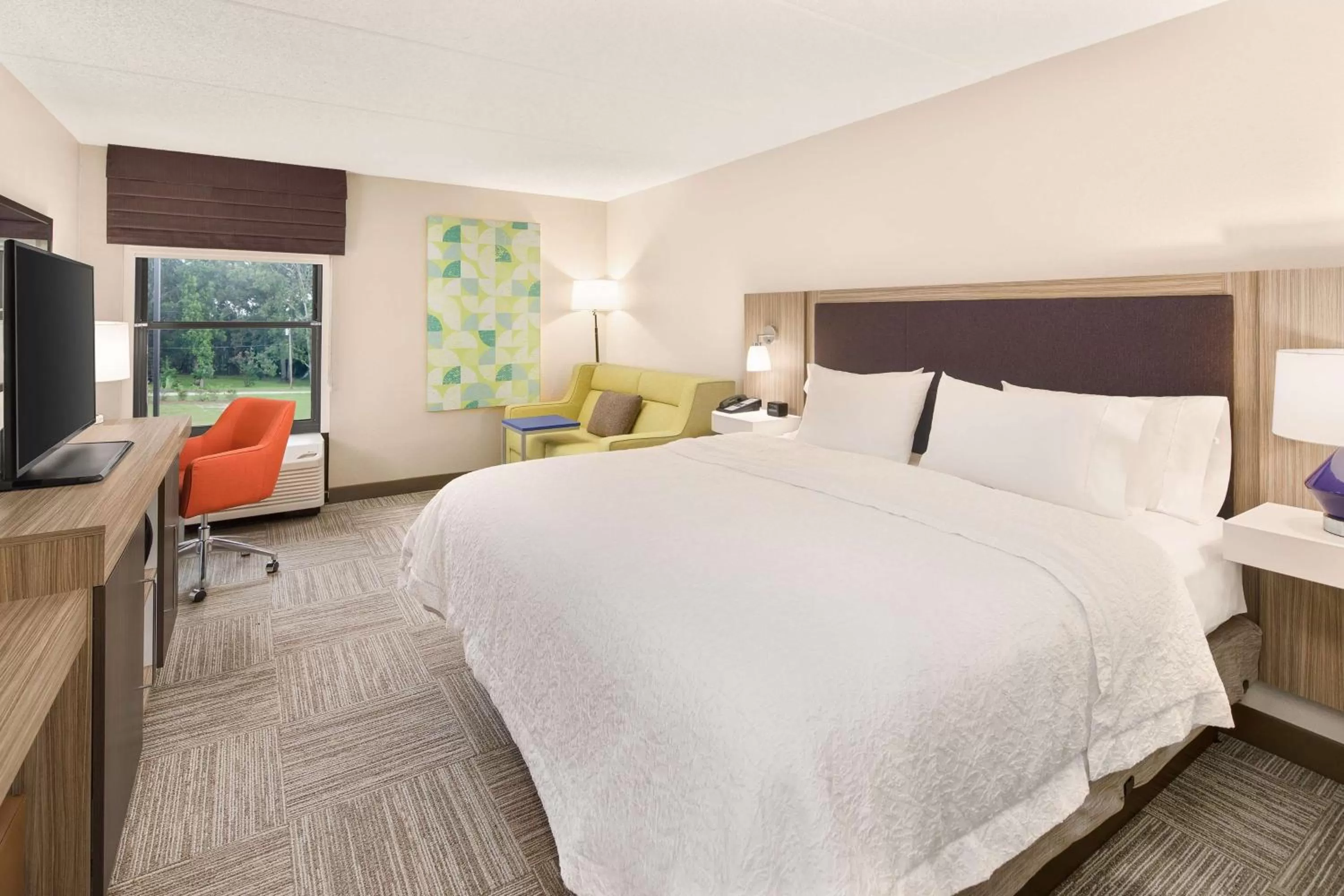 Bed in Hampton Inn Lagrange near Callaway Gardens