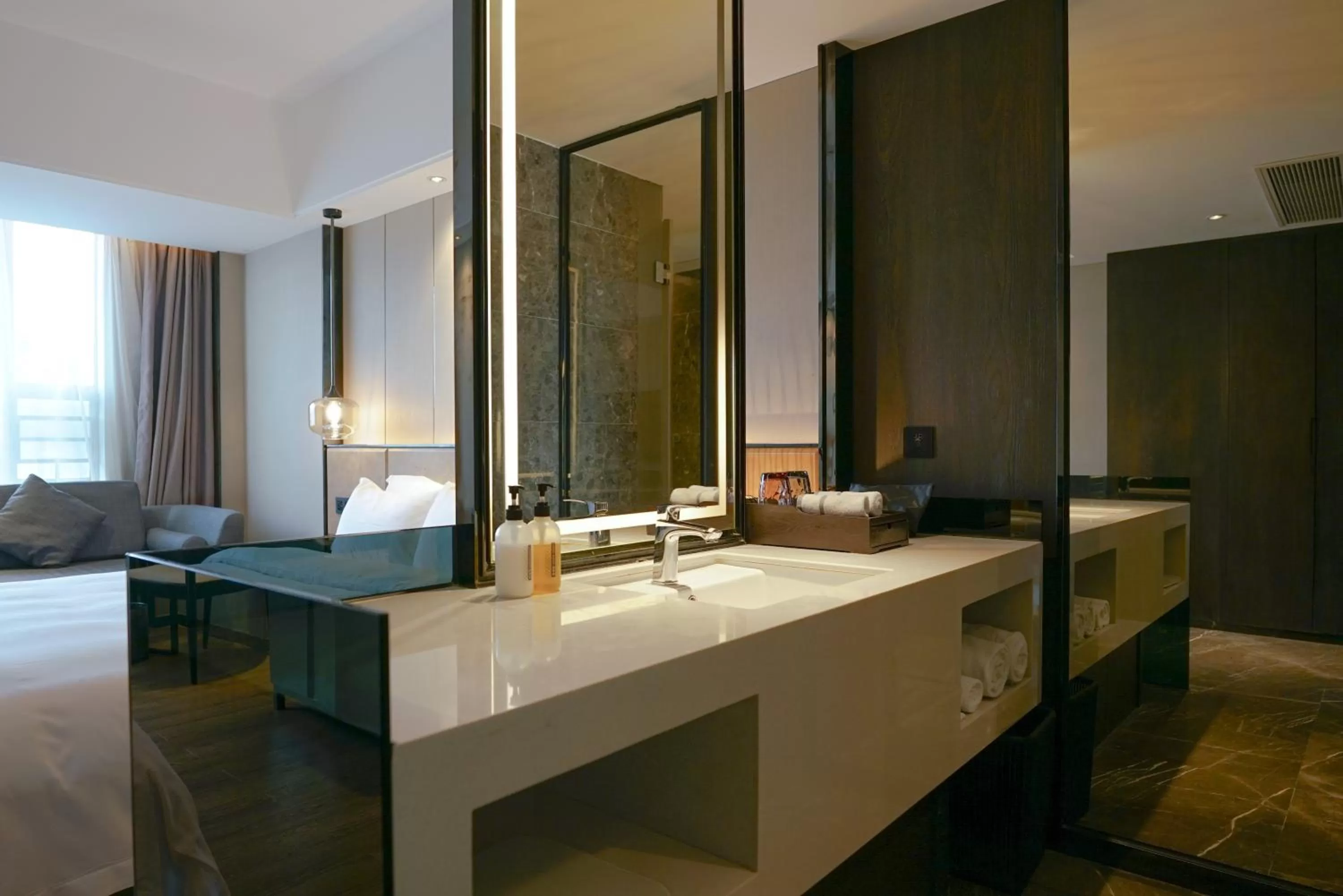 Bathroom, Bed in Paco Hotel Datang Metro Guangzhou-Free breakfast and proximity to Pazhou Exhibition Center