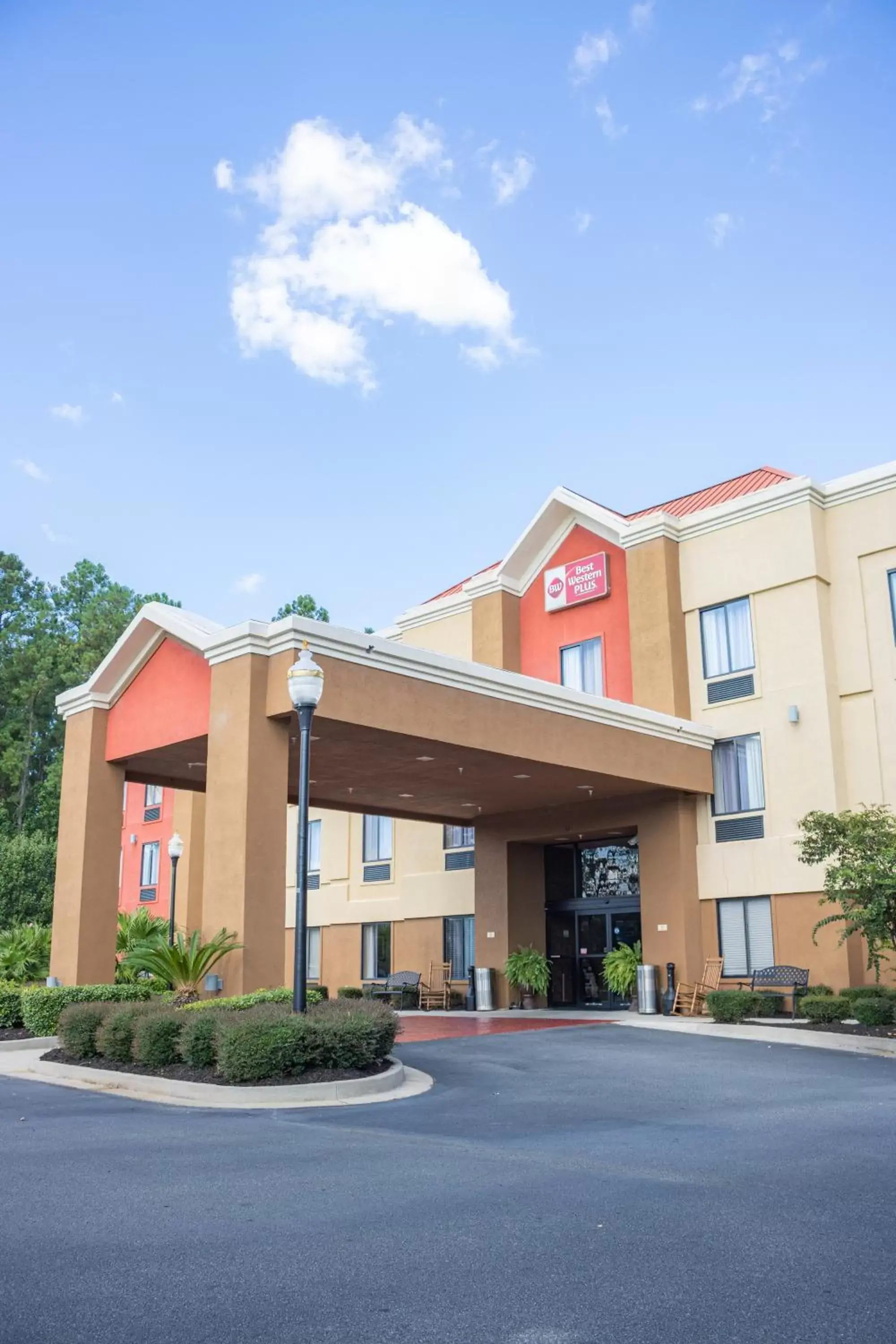 View (from property/room), Property Building in Best Western Plus Richmond Hill Inn