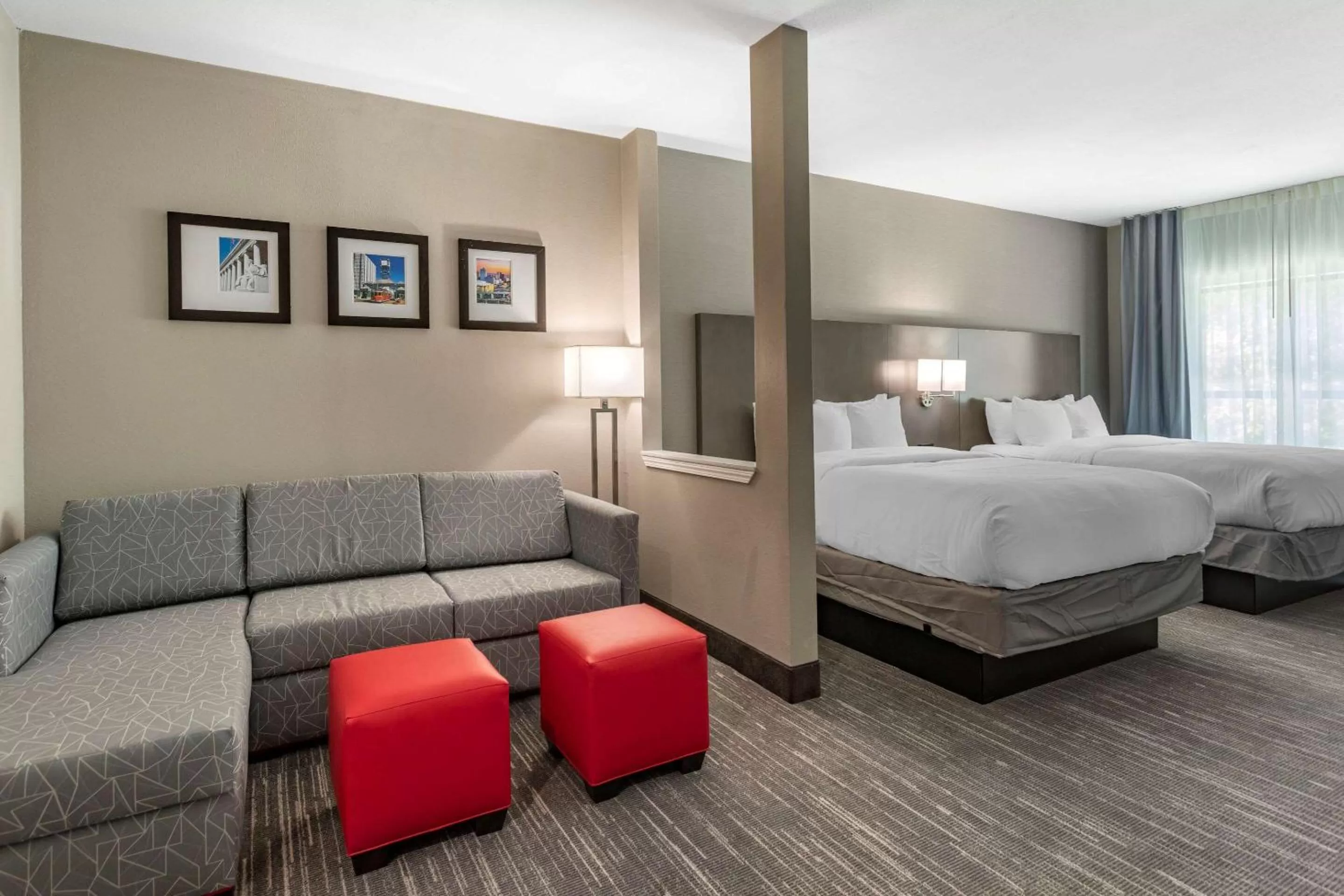 Photo of the whole room, Bed in Comfort Inn & Suites