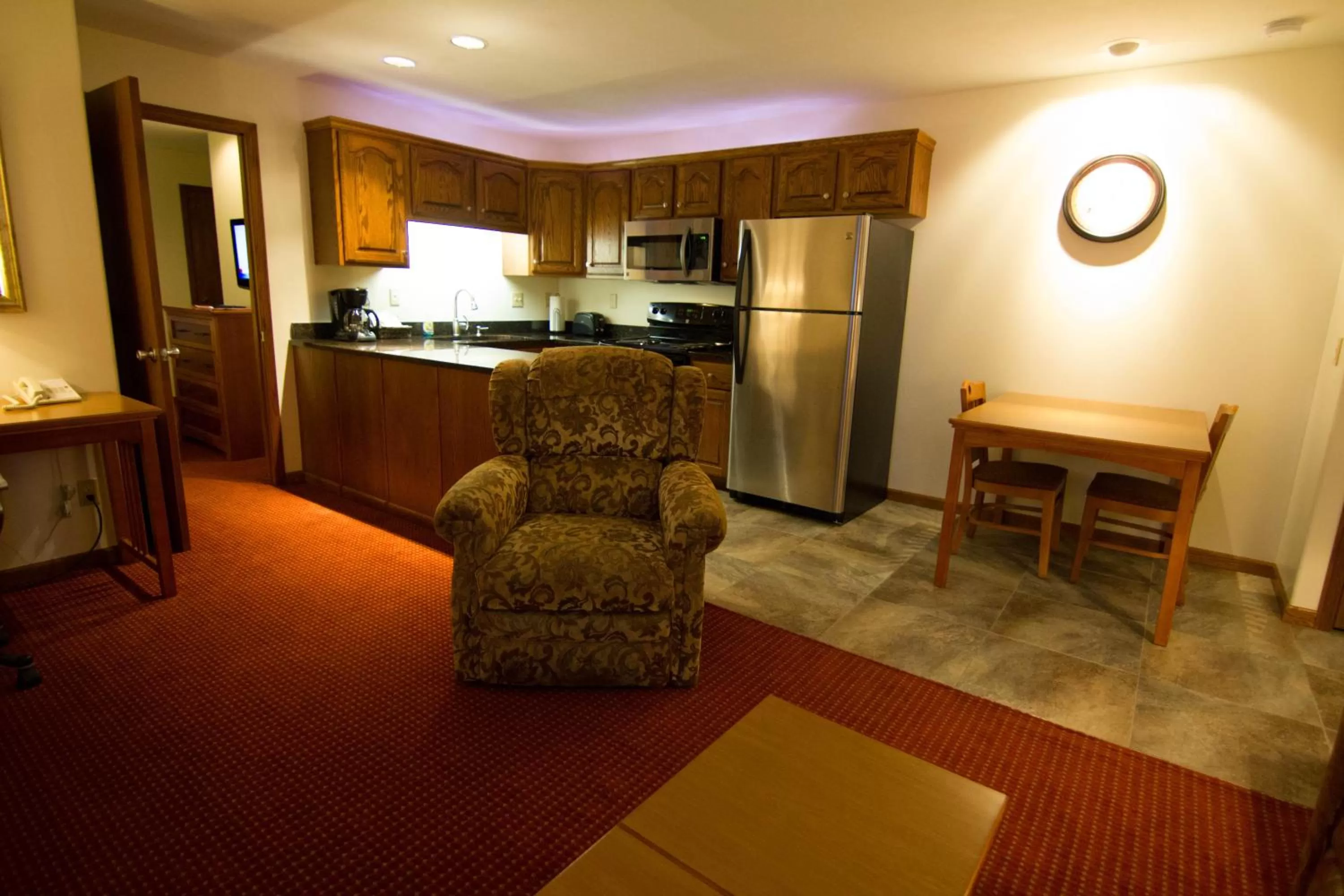 Kitchen or kitchenette in Shepherd Mountain Inn & Suites