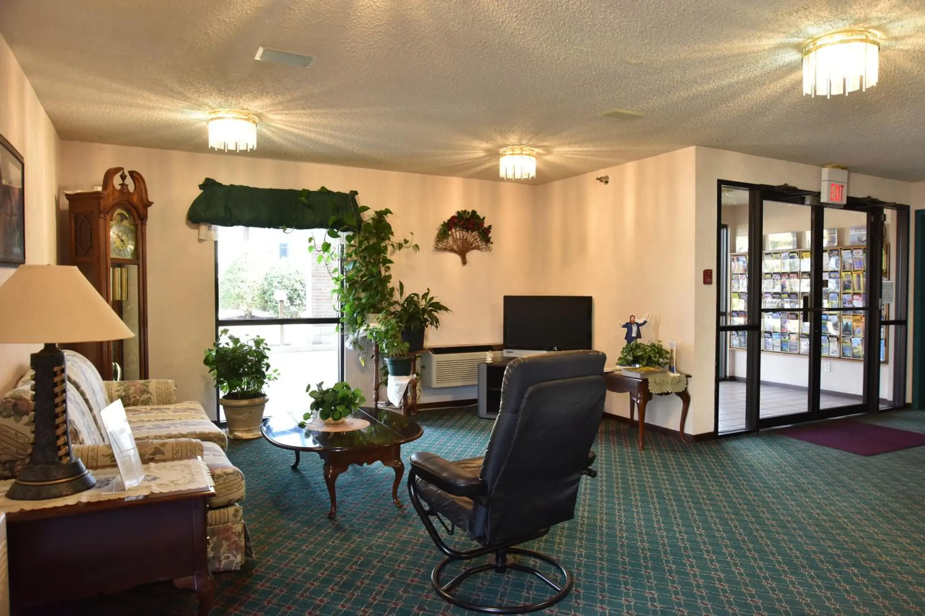 Living room in Super 8 by Wyndham Springfield-Battlefield Living room in Super 8 by Wyndham Springfield-Battlefield