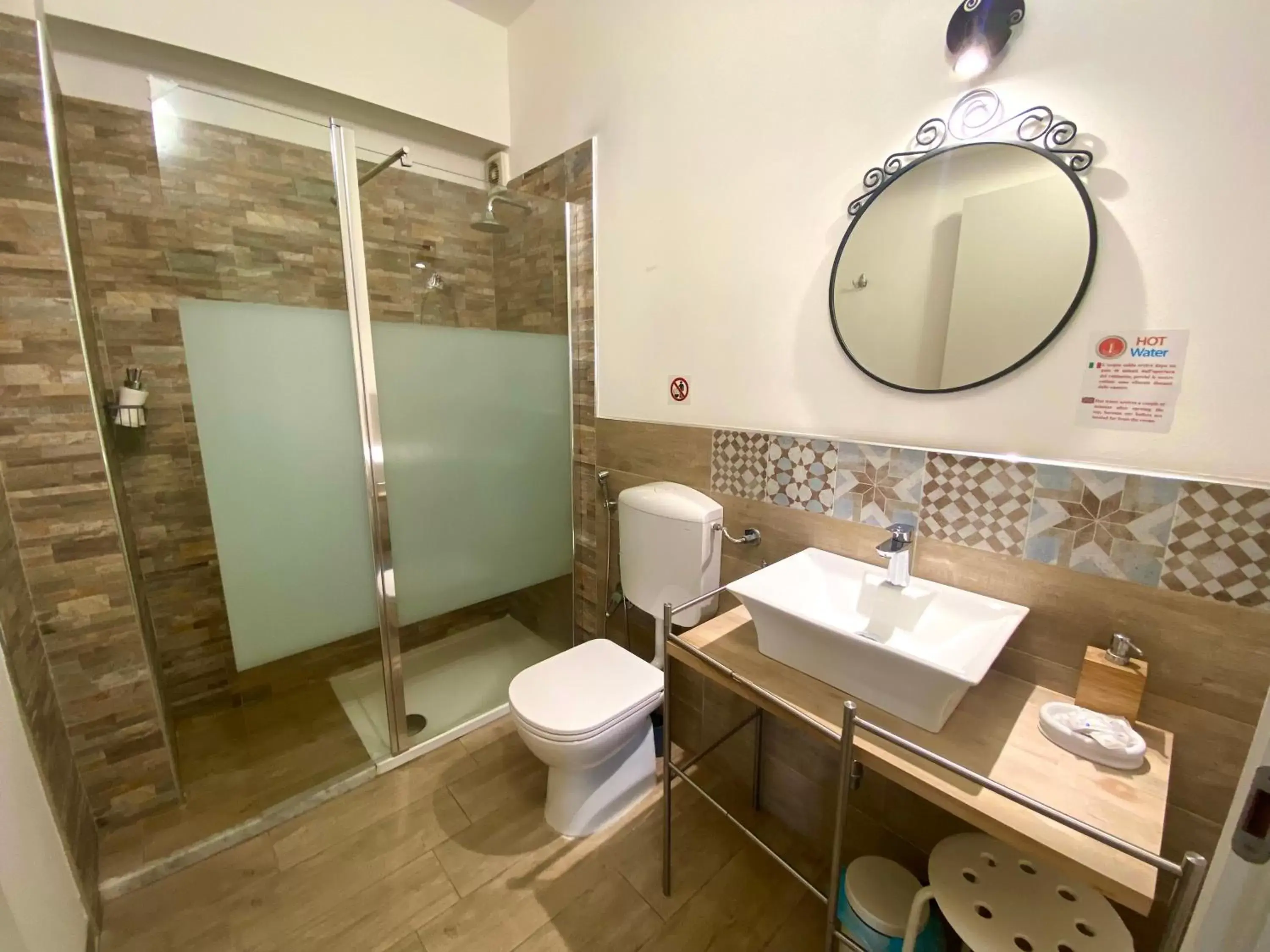 Shower, Bathroom in LeAlbe di Sicilia