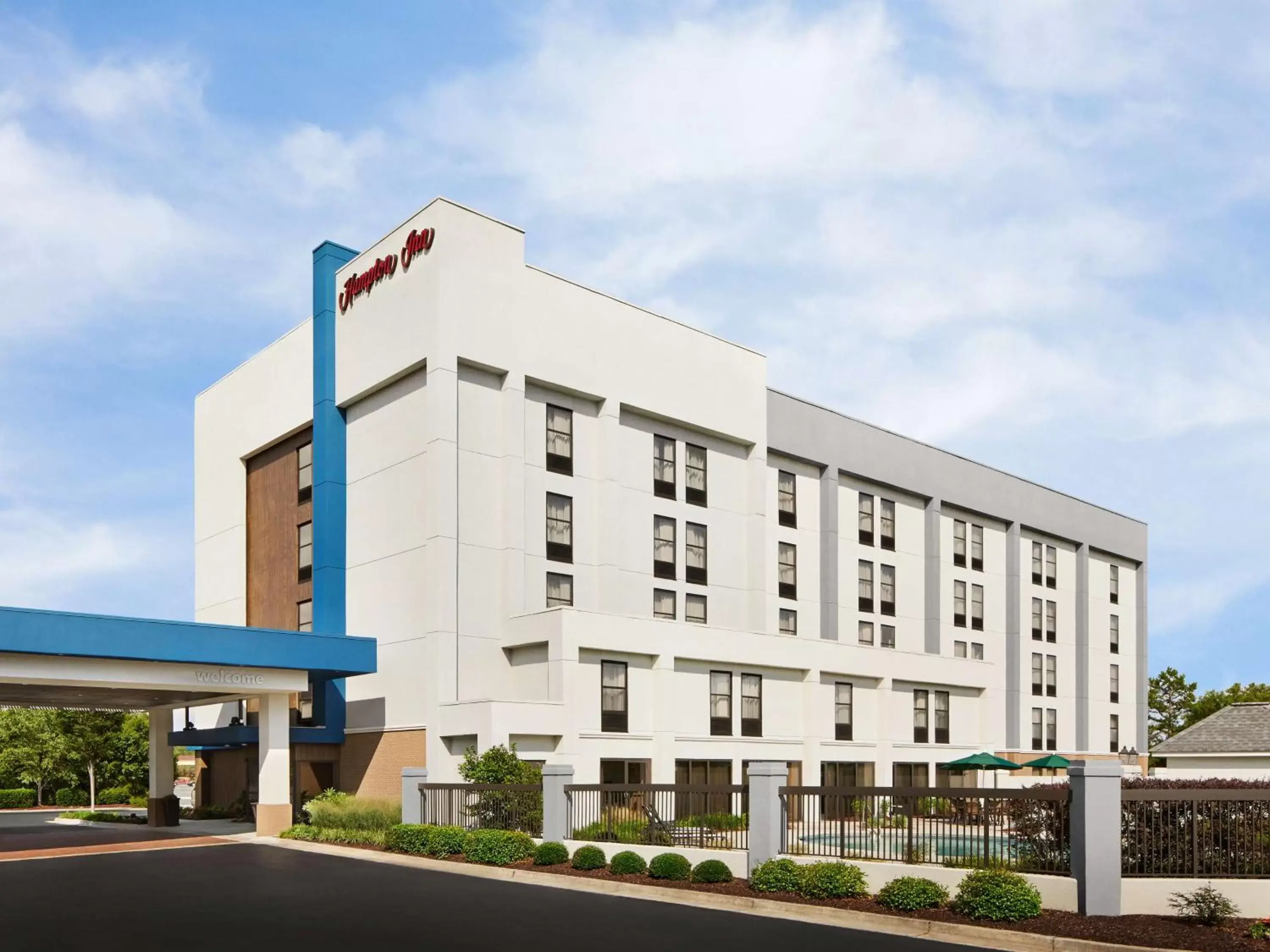 Property Building in Hampton Inn Charlotte/Matthews