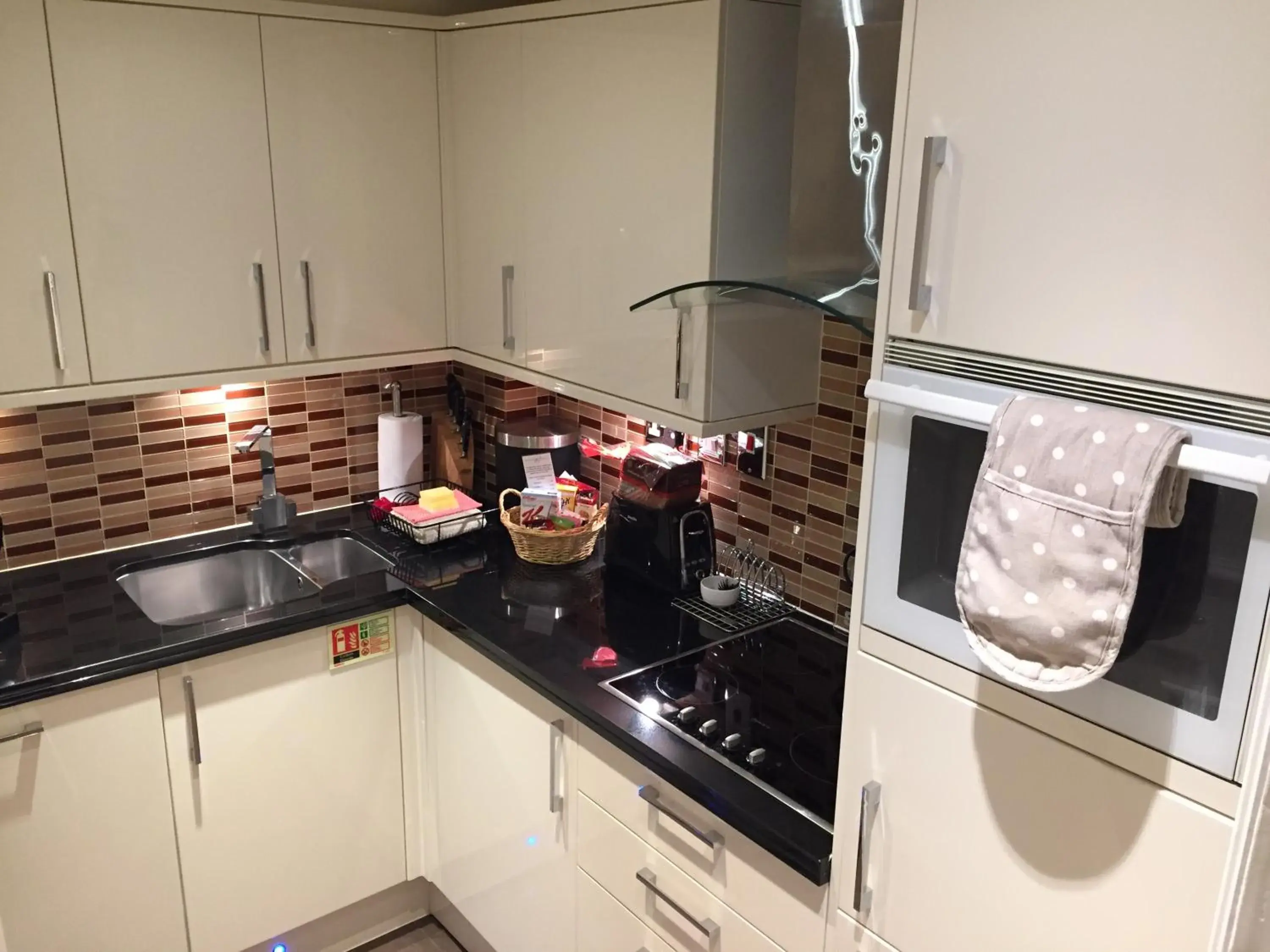 Kitchen or kitchenette, Kitchen/Kitchenette in Beaufort House - Knightsbridge