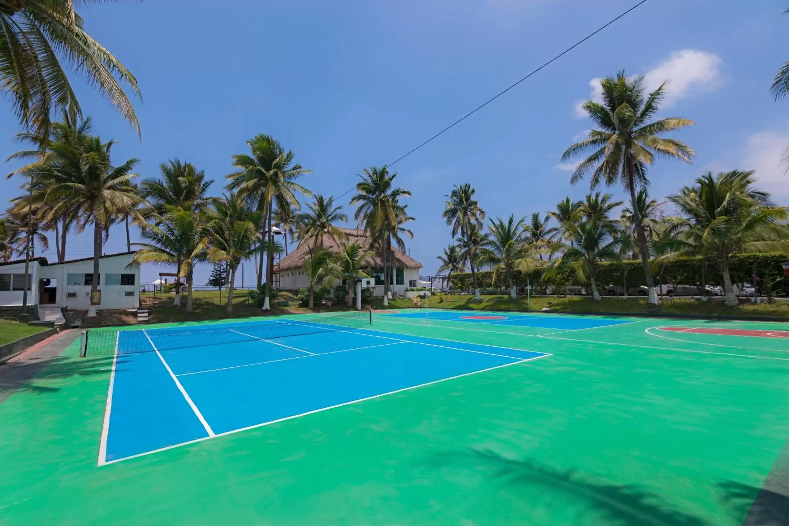 Tennis court, Swimming Pool in Vista Playa de Oro Manzanillo