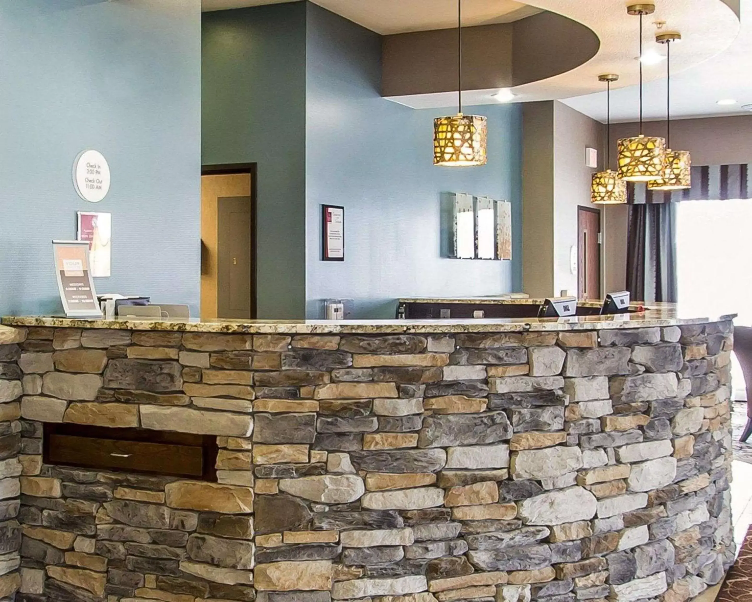 Lobby or reception in Comfort Suites Hudson I-94