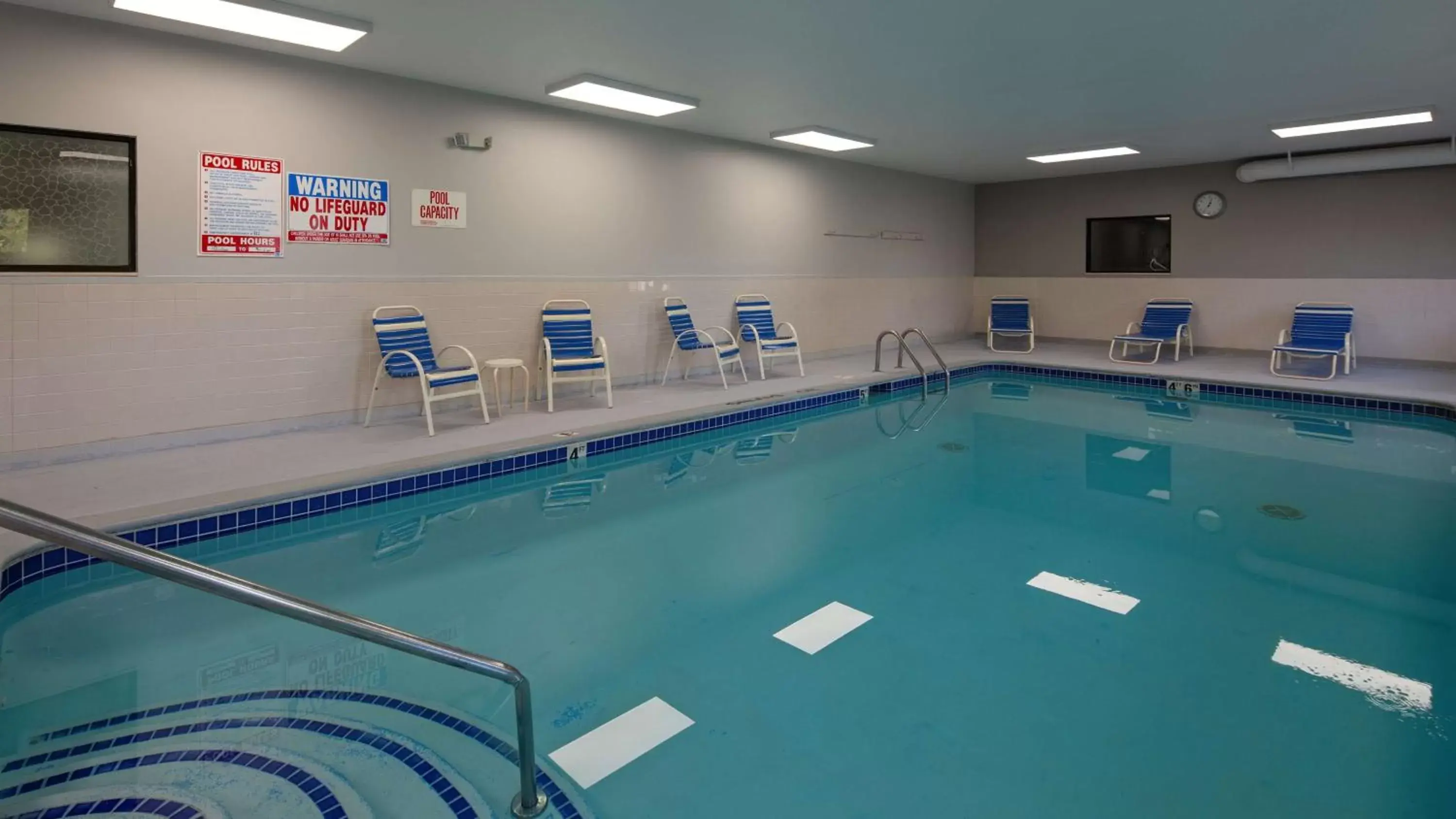 Activities, Swimming Pool in Best Western Port Huron Blue Water Bridge