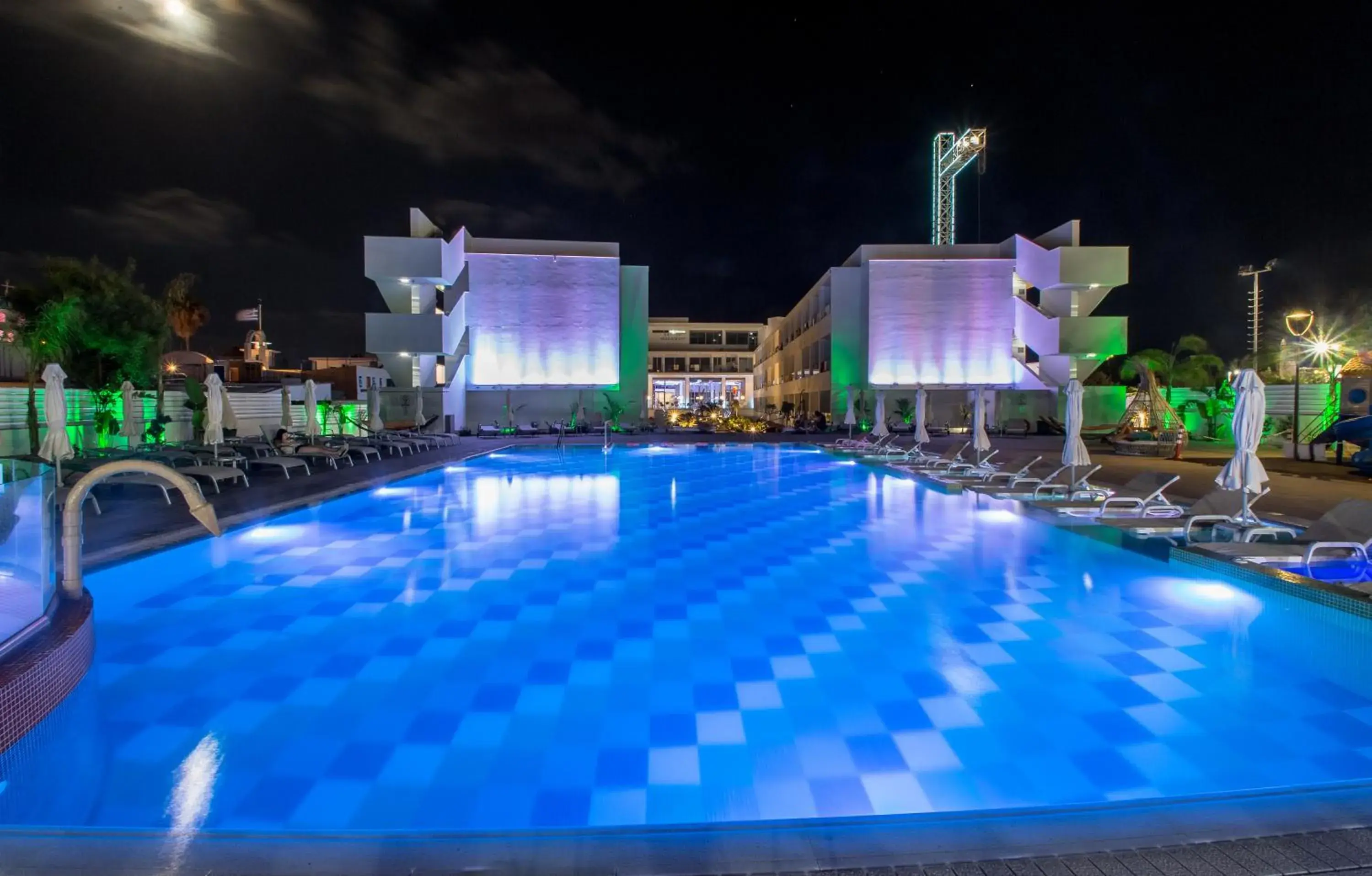 Swimming Pool in Nicholas Color Hotel