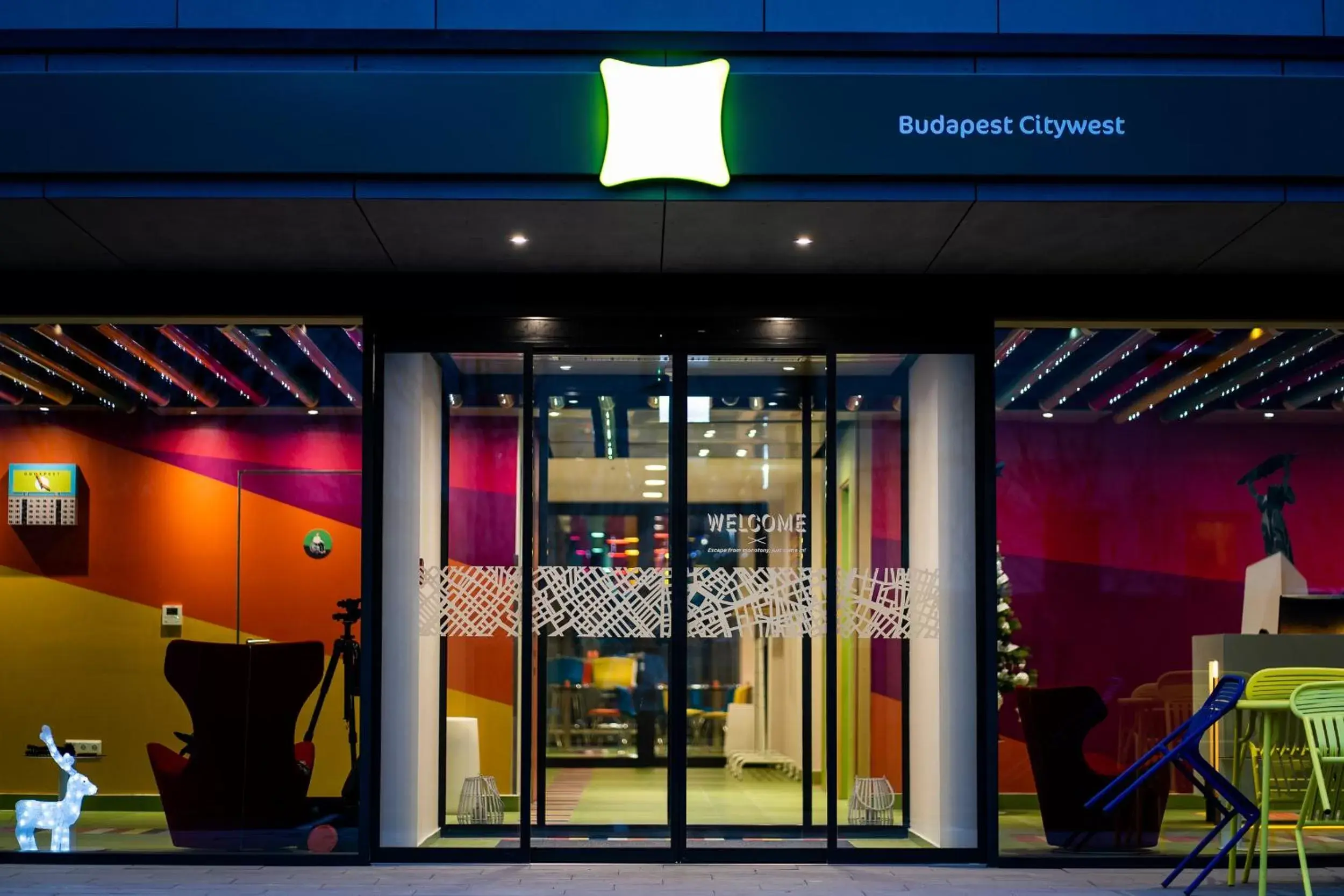 Facade/entrance in ibis Styles Budapest Citywest