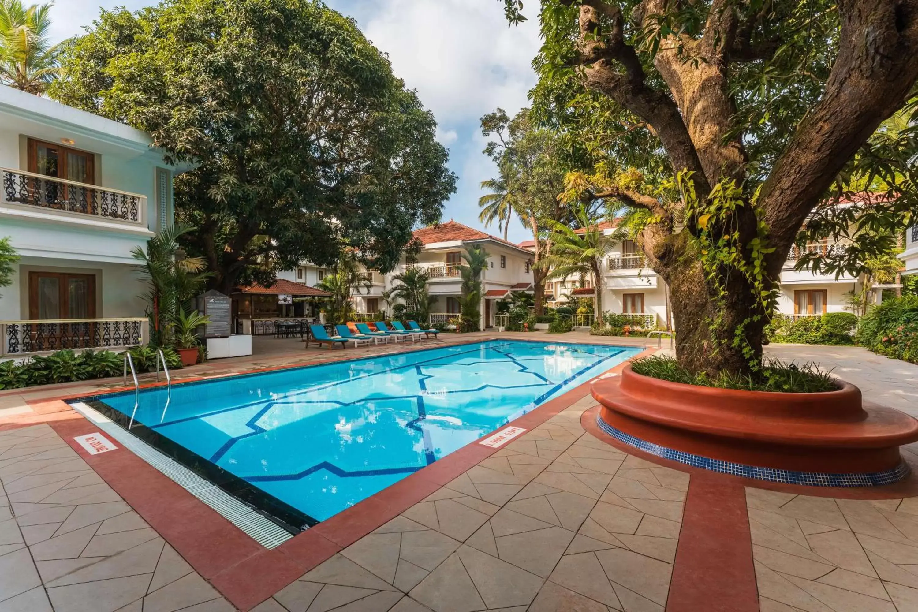 Pool view, Swimming Pool in Radisson Goa Candolim