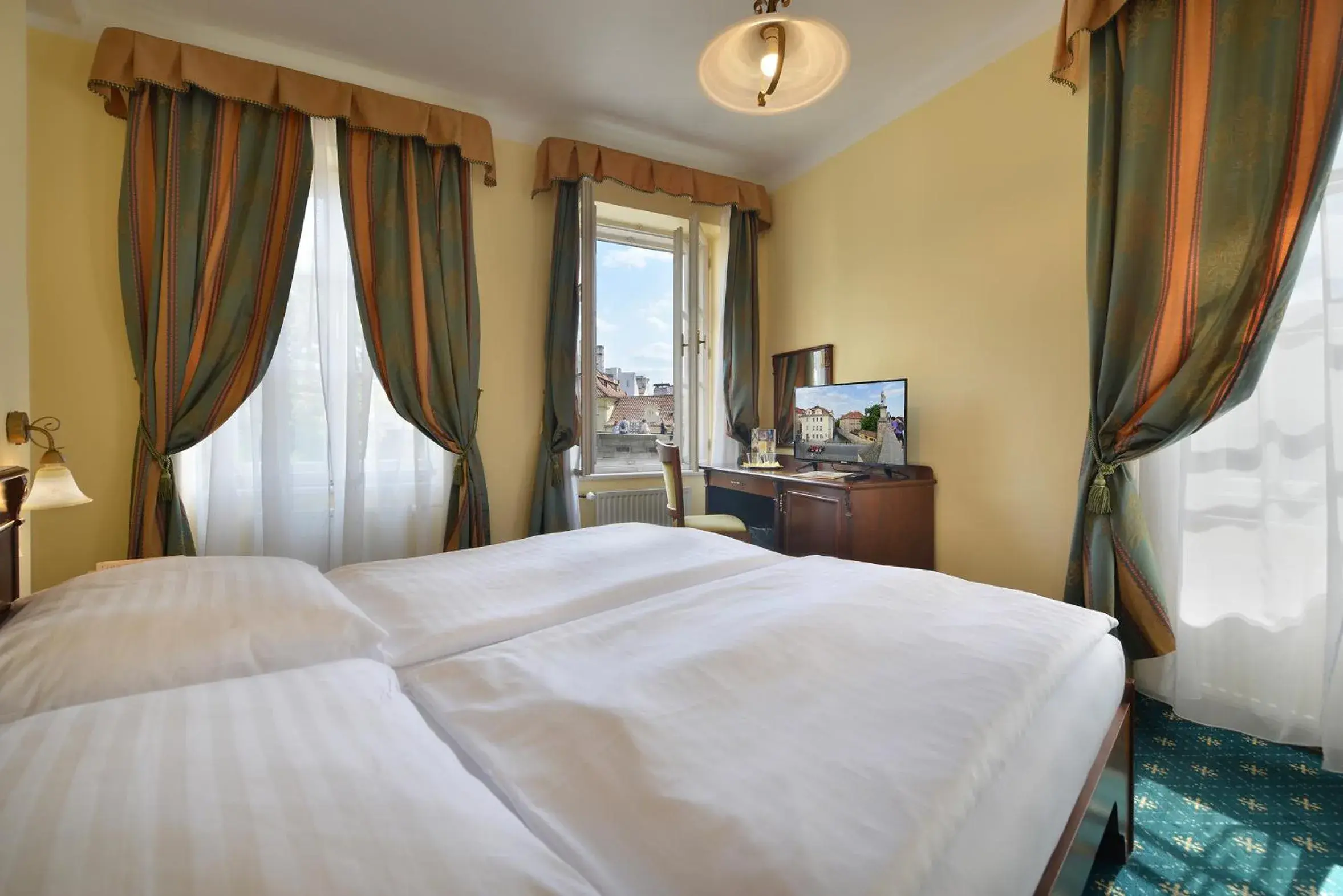 Photo of the whole room, Bed in Hotel Certovka