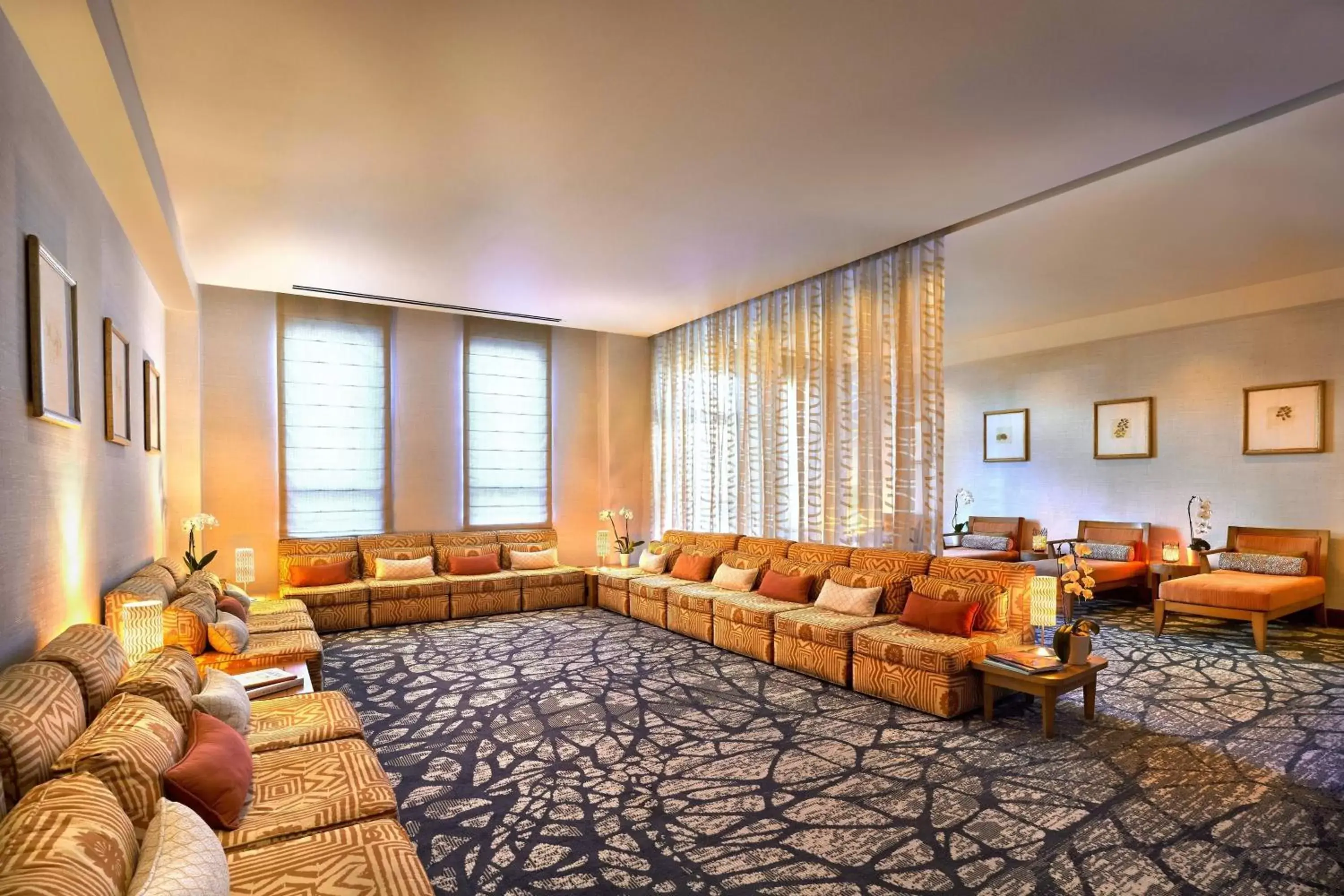 Lounge or bar, Seating Area in JW Marriott Desert Springs Resort & Spa