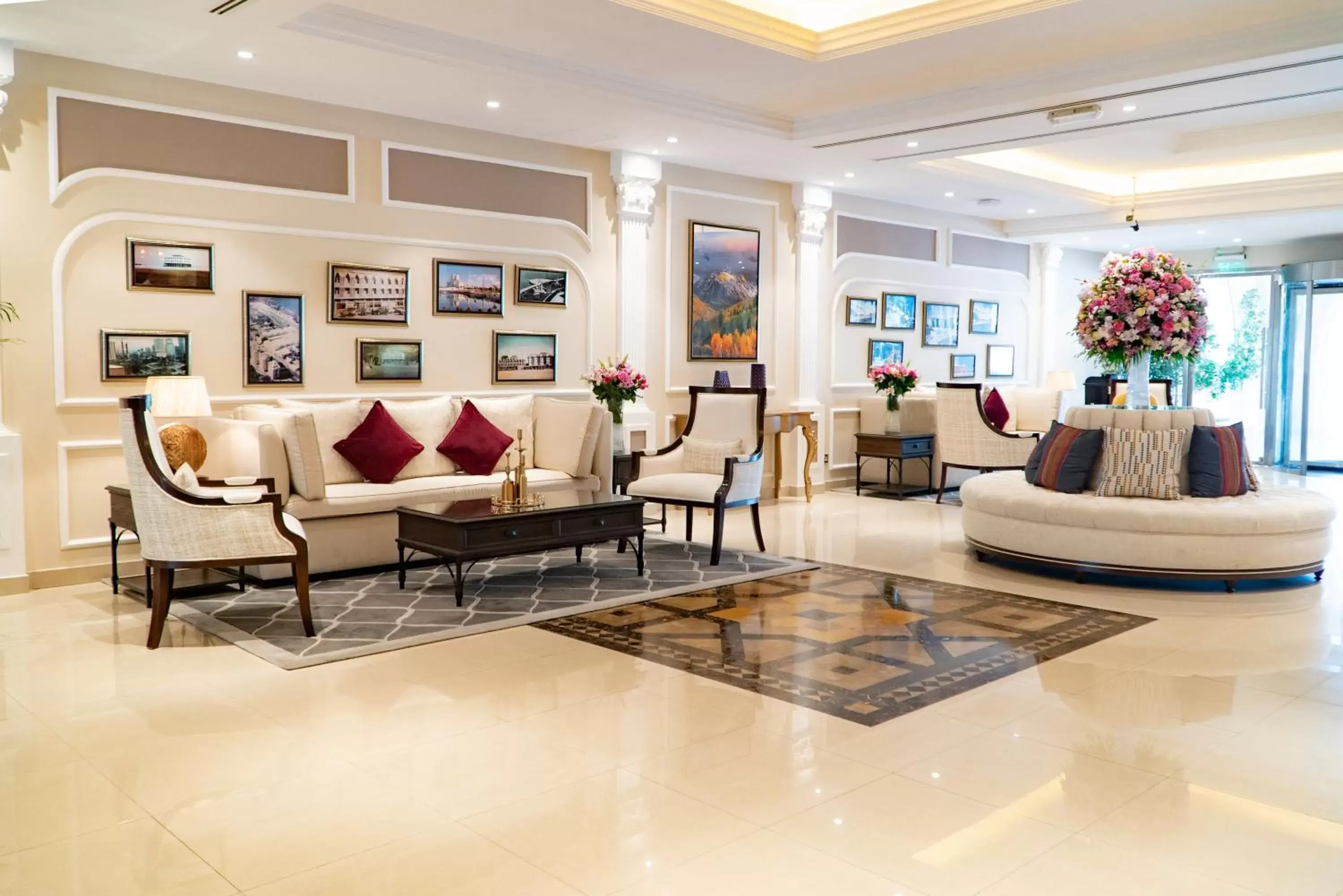 Living room, Lobby/Reception in Al Ain Palace Hotel Abu Dhabi