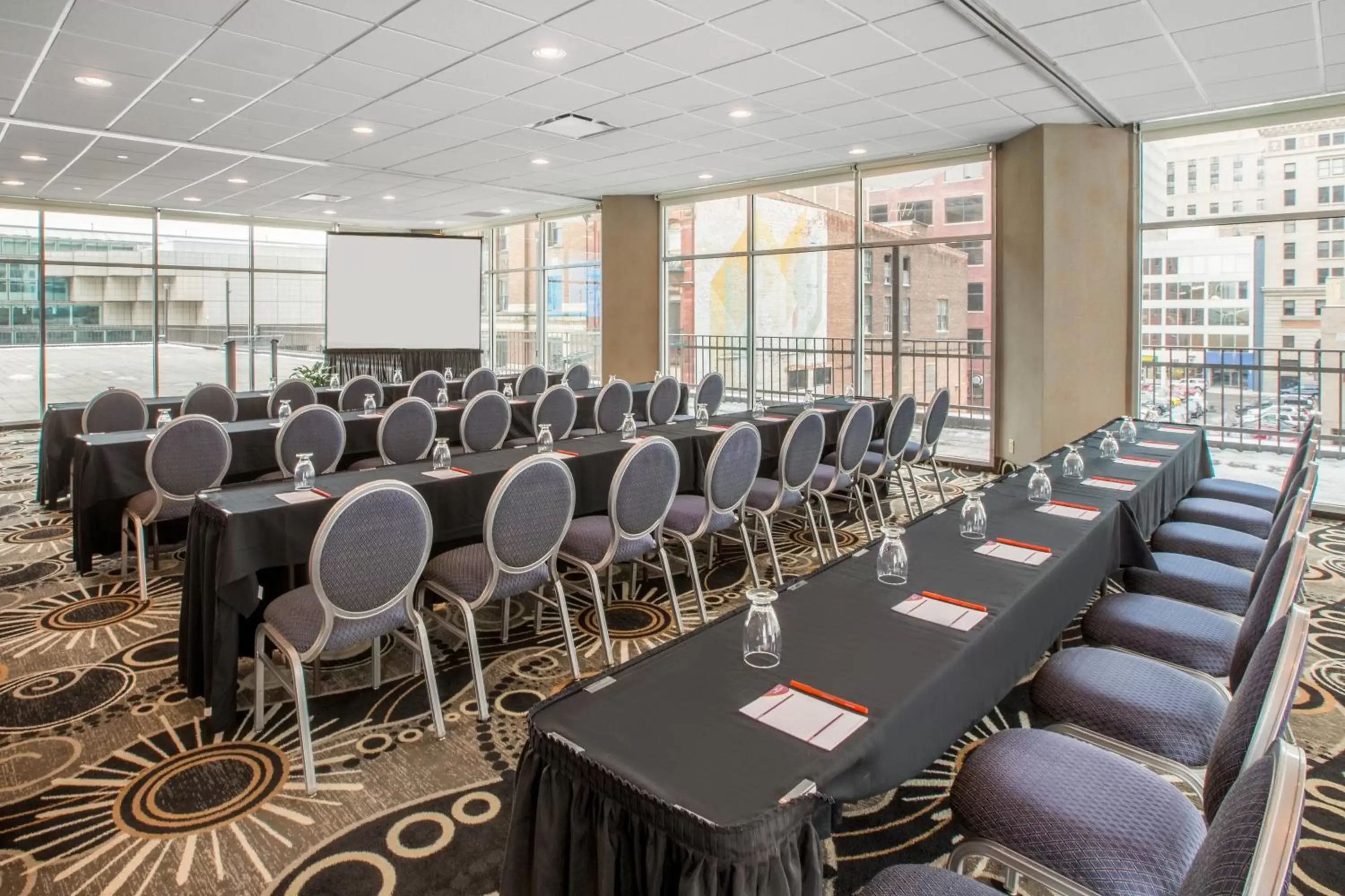 Meeting/conference room in Fort Pontchartrain Detroit, a Wyndham Hotel