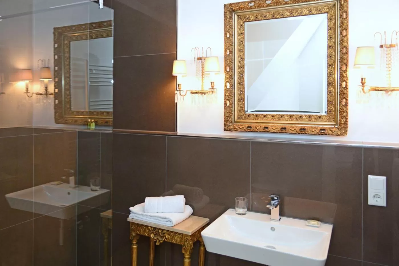 Bathroom in Hotel No. 11