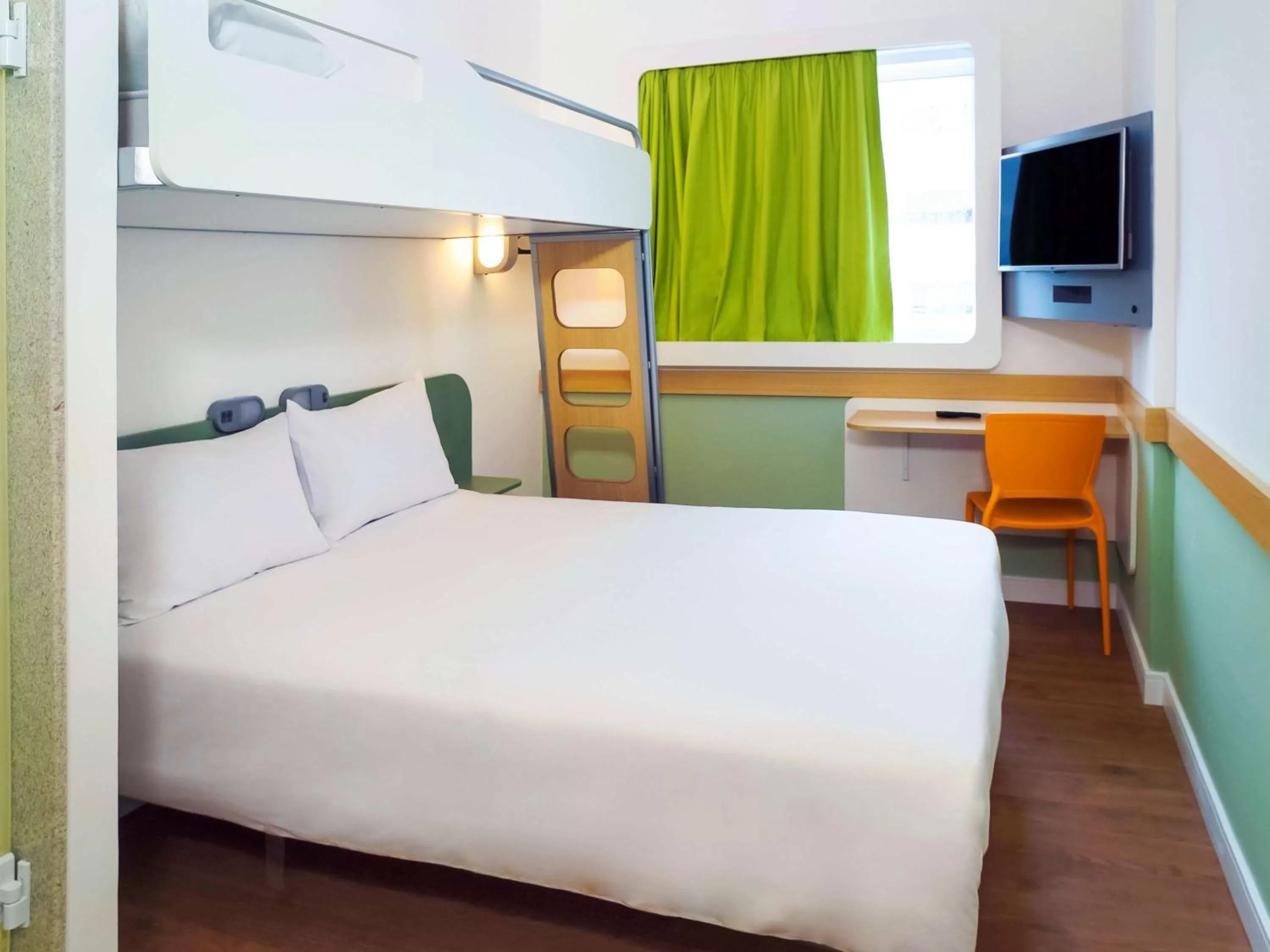 Photo of the whole room, Bed in ibis budget Osasco