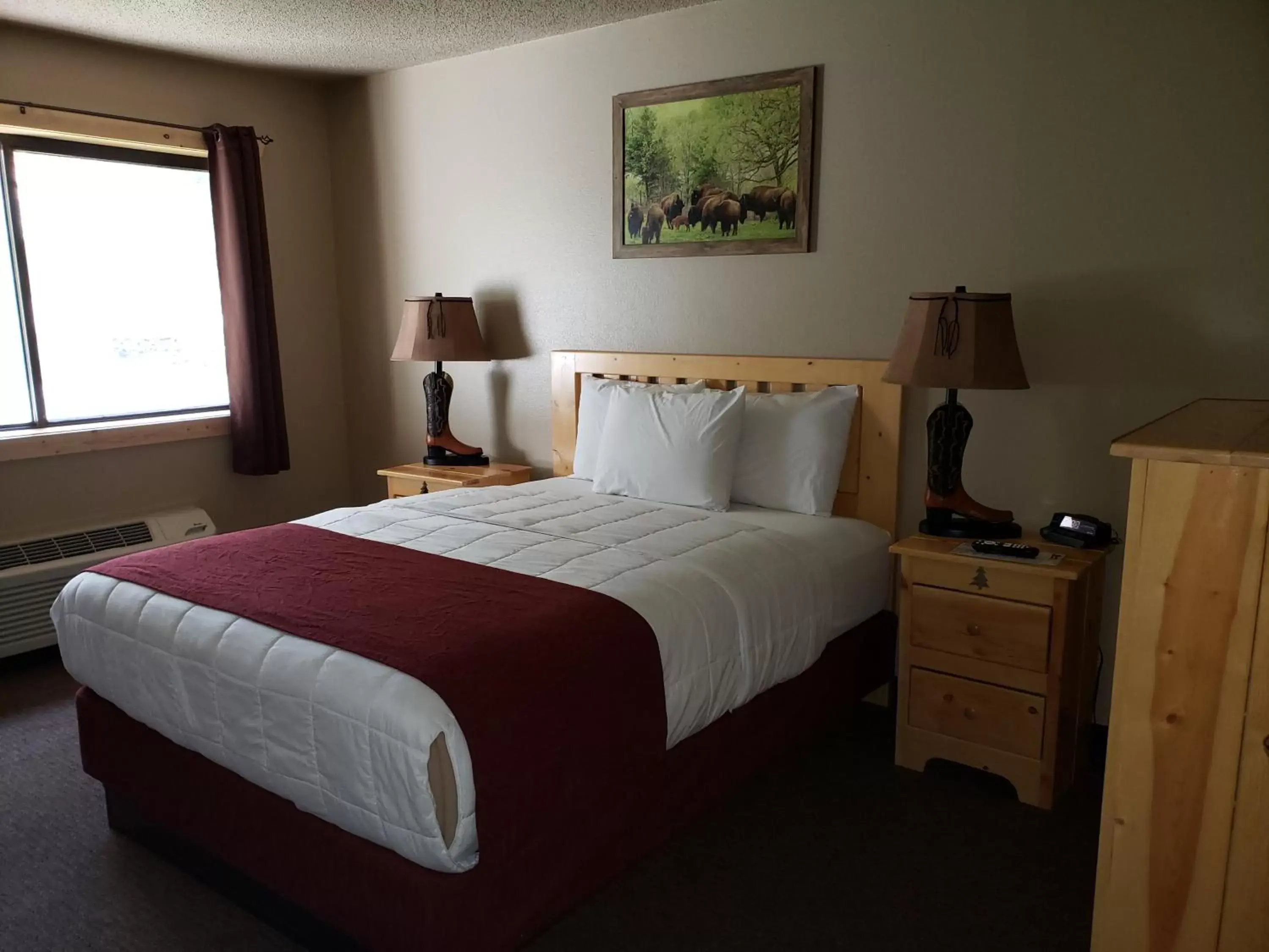 Bedroom, Bed in Woodside Dells Hotel & Suites