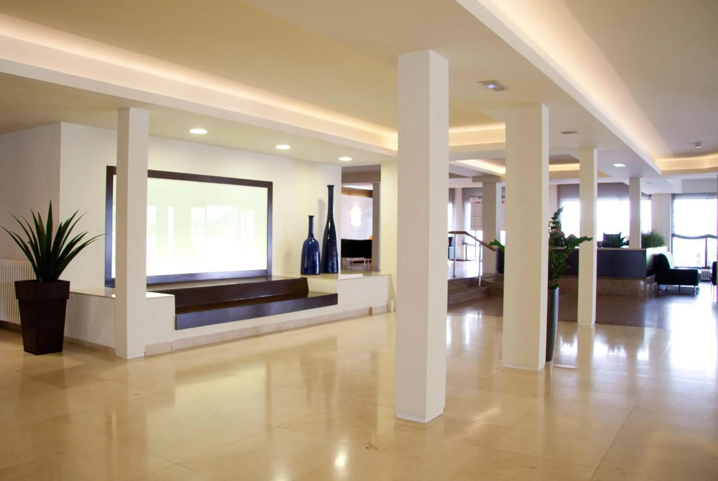 Lobby or reception in Hotel Garbi Park & AquaSplash Lobby or reception in Hotel Garbi Park & AquaSplash