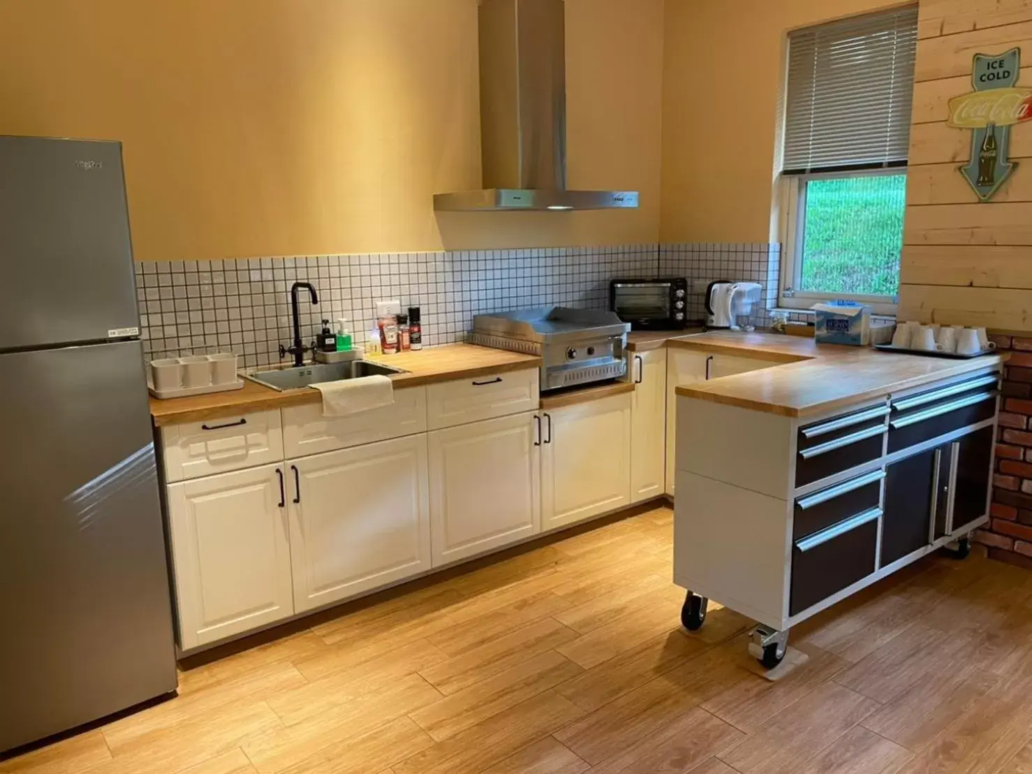 Kitchen/Kitchenette in American Village Resort