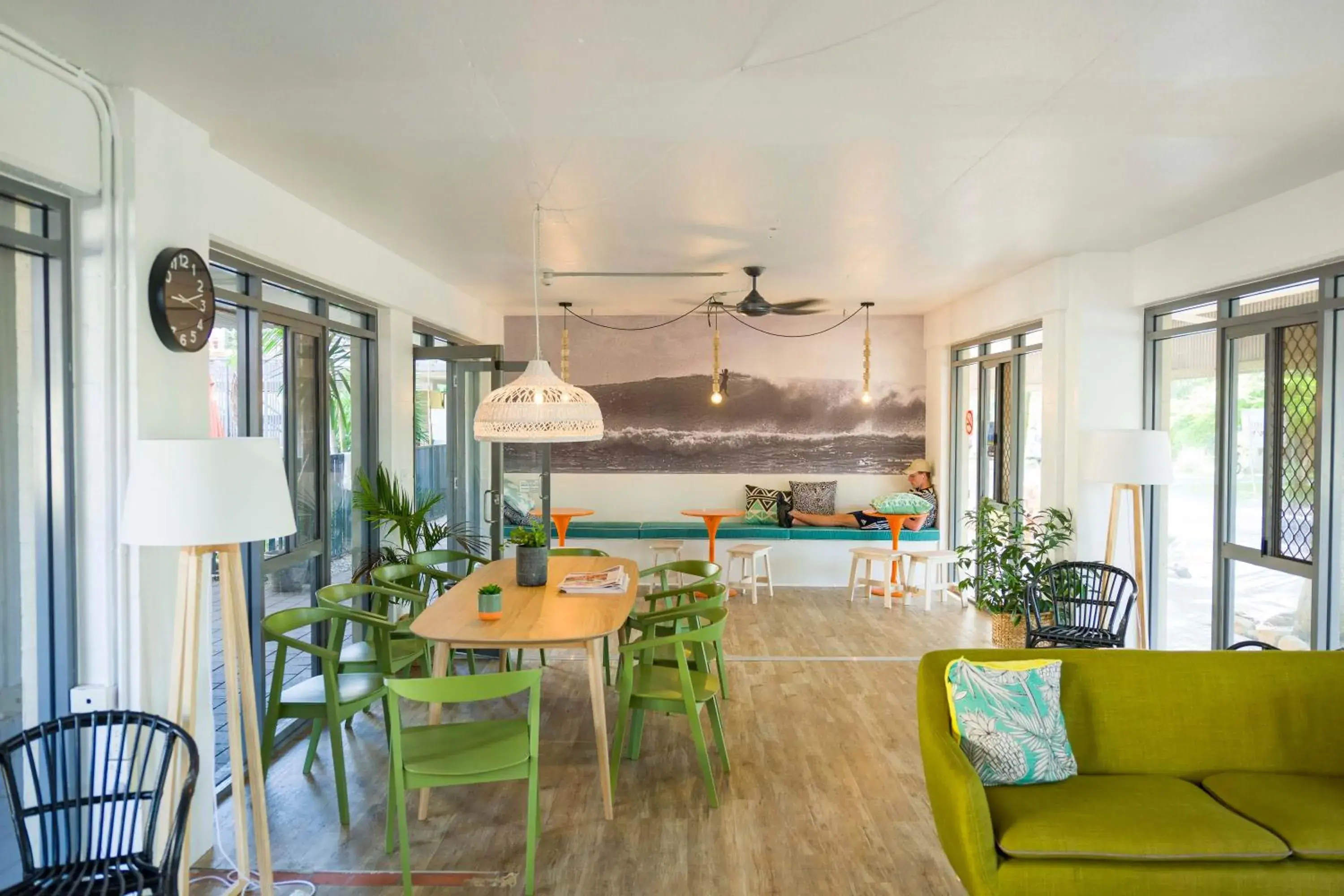 Lounge or bar, Dining Area in YHA Byron Bay