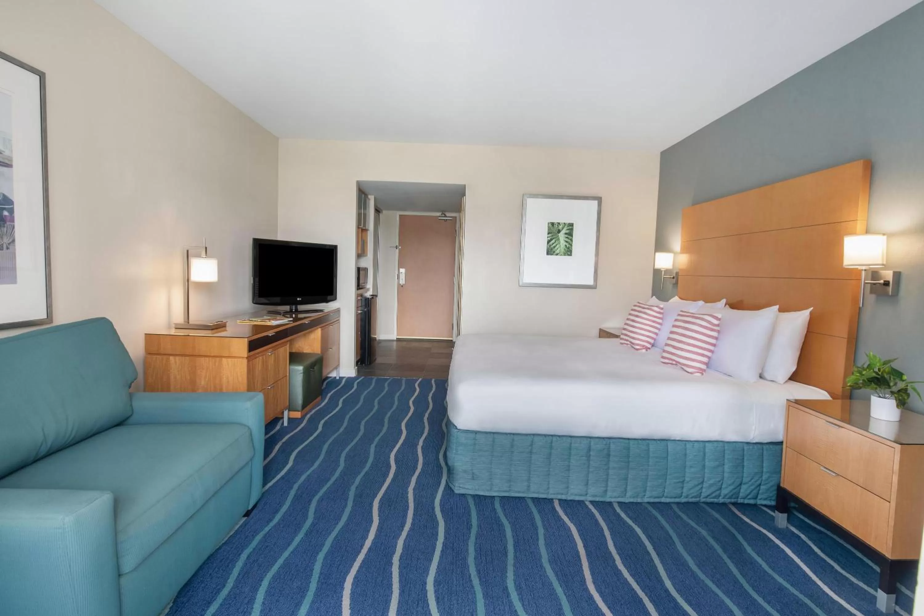 Bed in Ala Moana Honolulu by Mantra