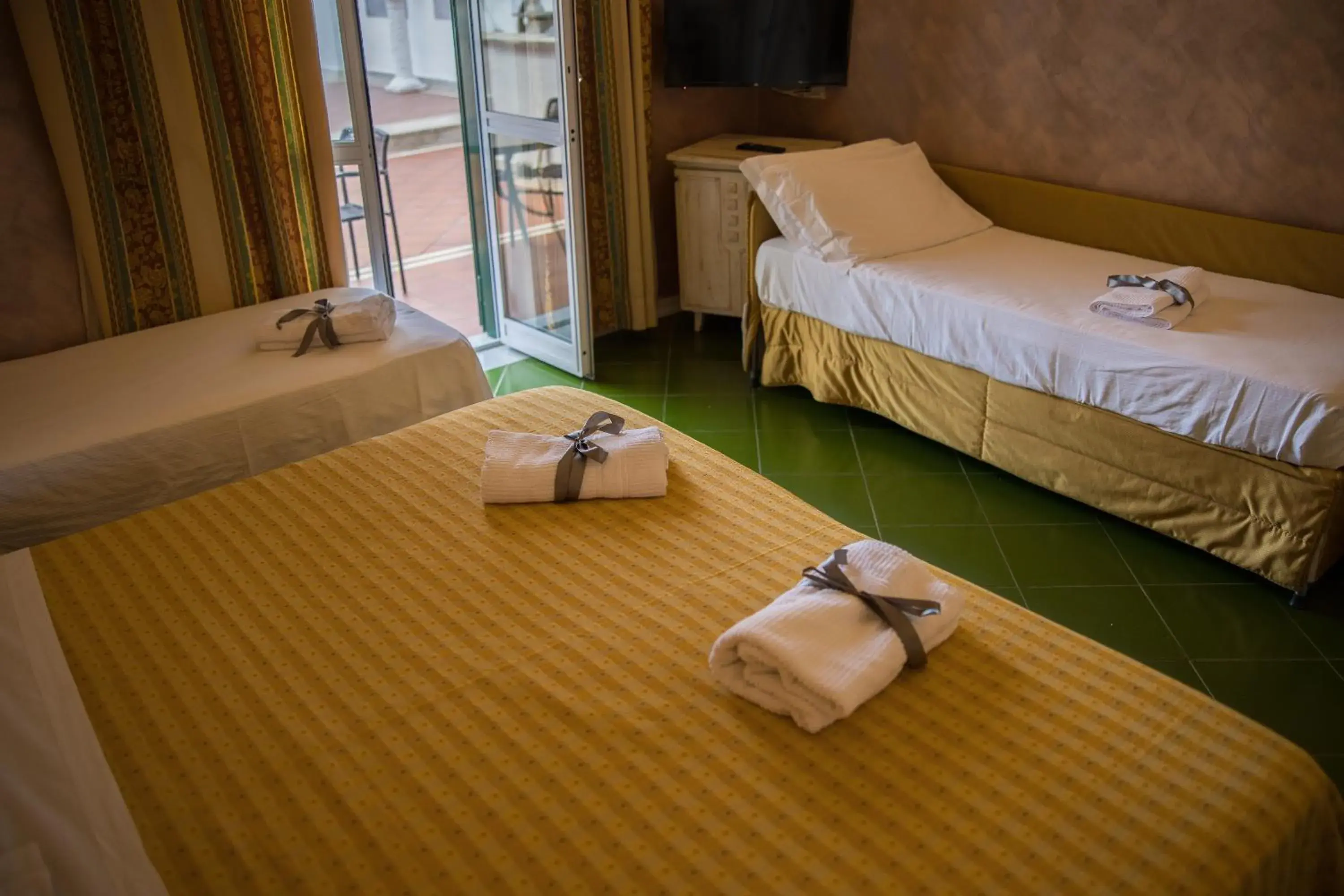 Bed in Hotel Scapolatiello